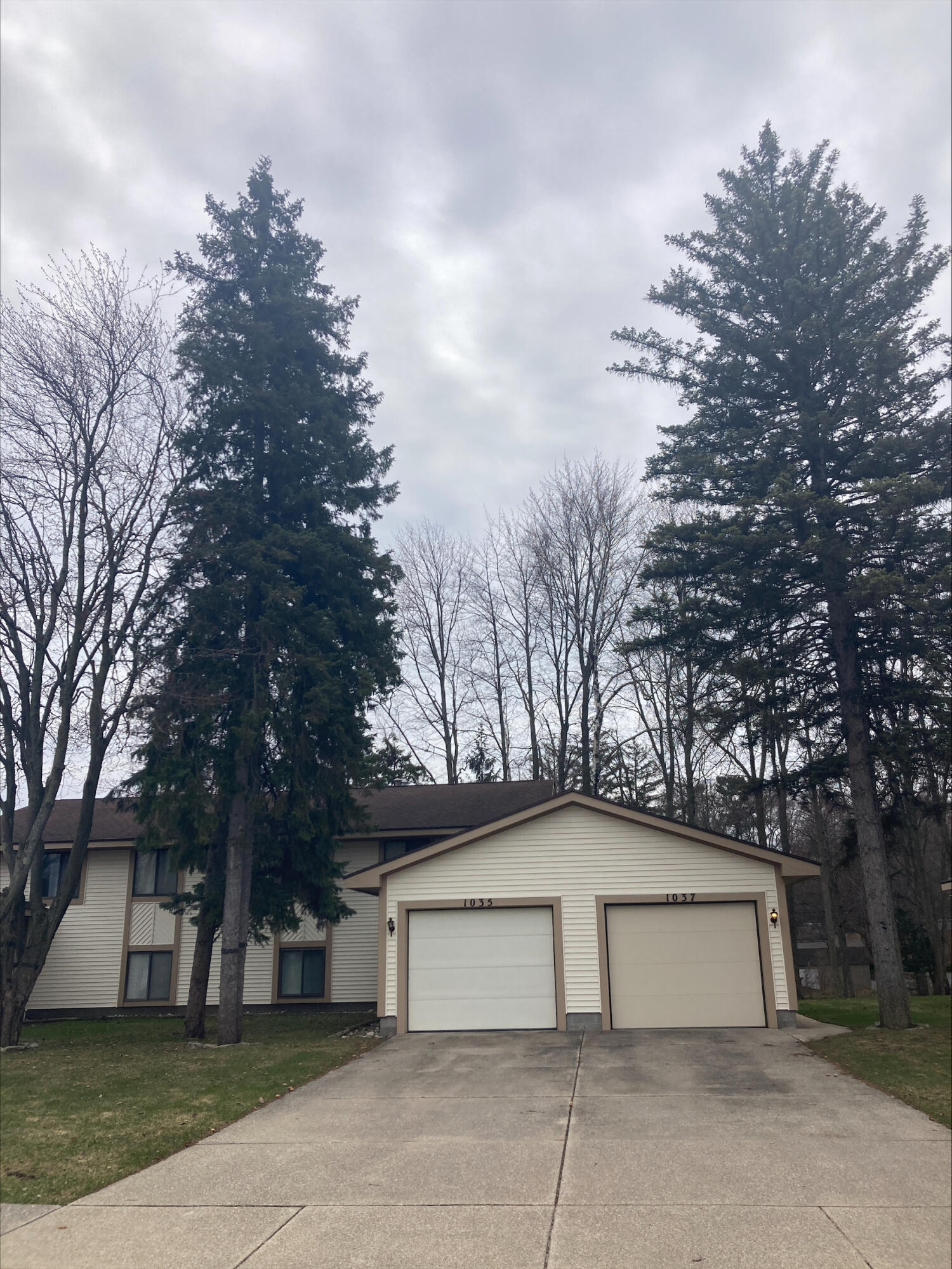 1037 LeRoux Road 8