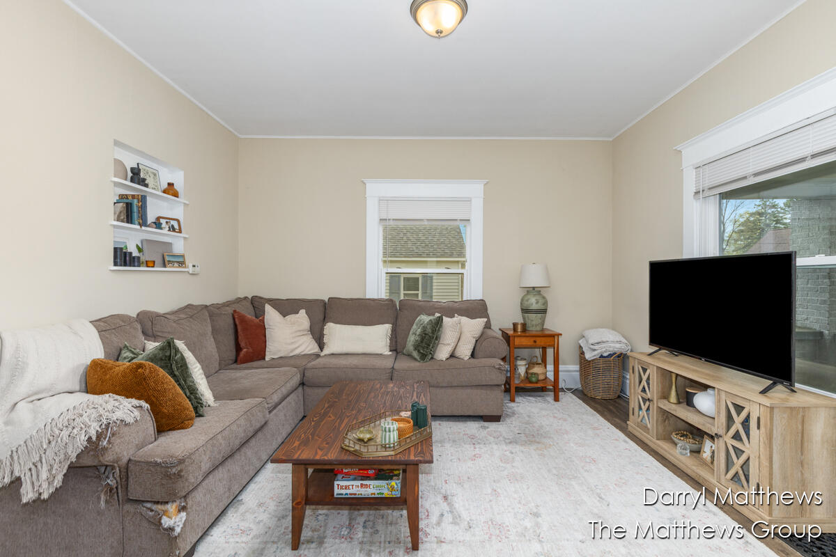 2445 Donahue Court SW