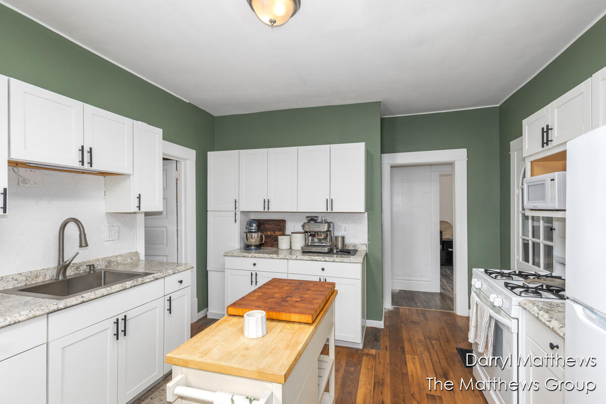 2445 Donahue Court SW