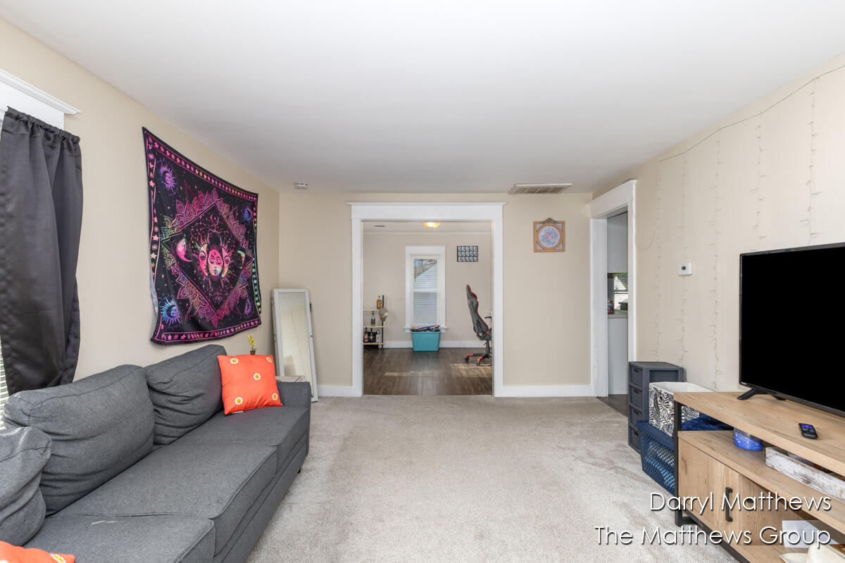 2445 Donahue Court SW