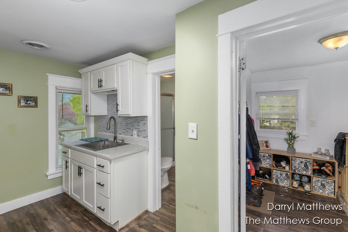 2445 Donahue Court SW