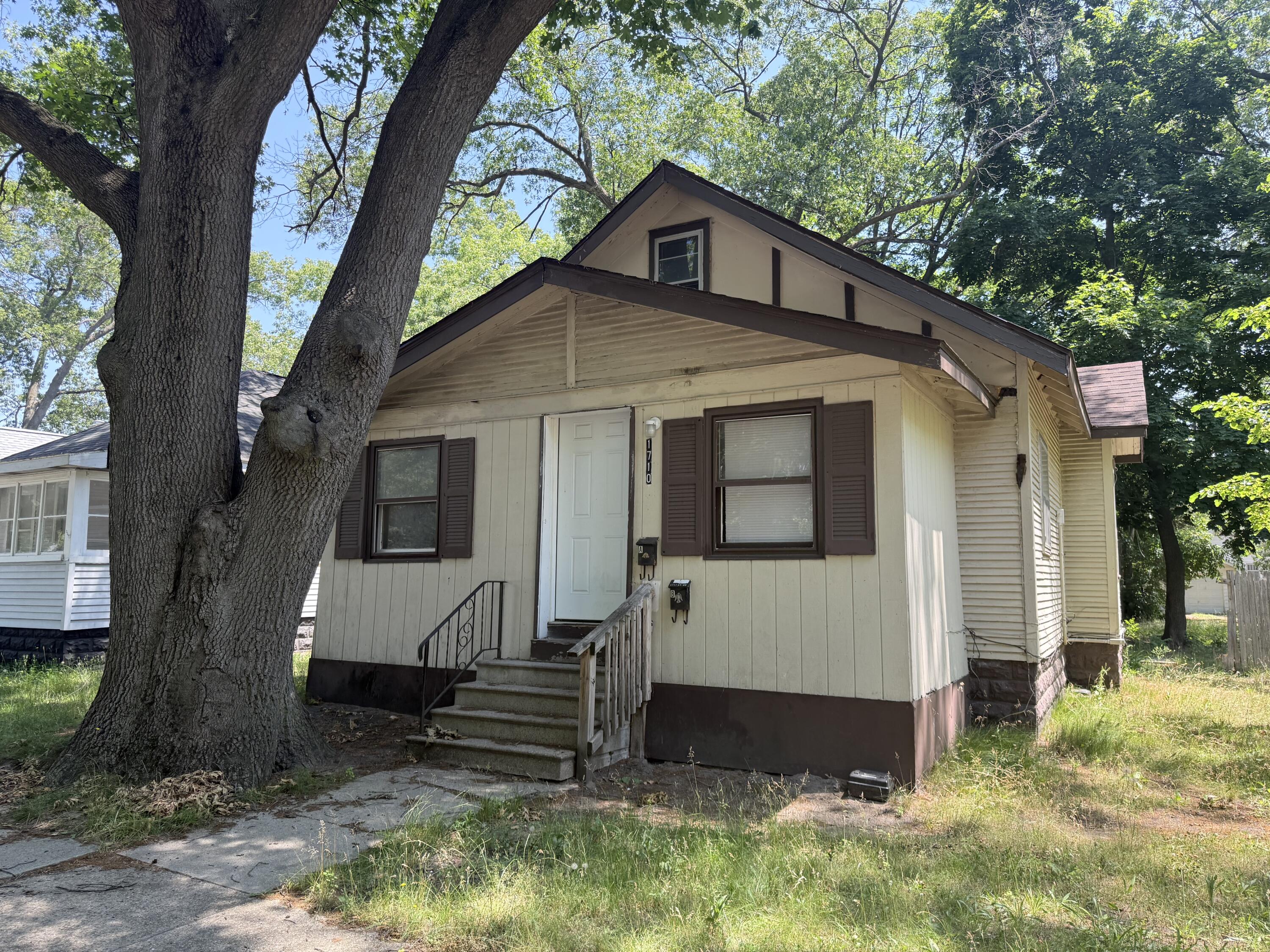1710 Dyson Street