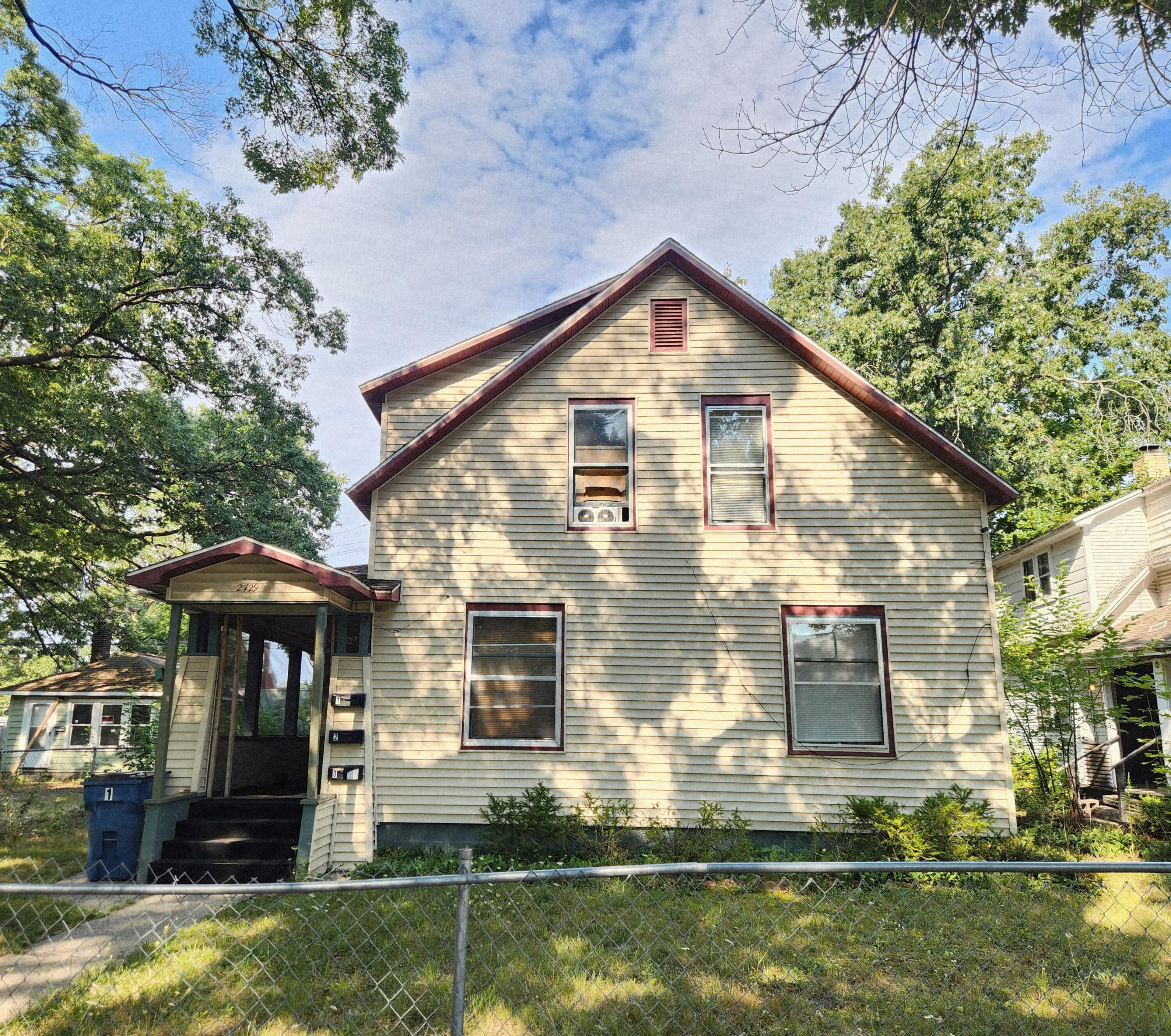 2729 8th Street
