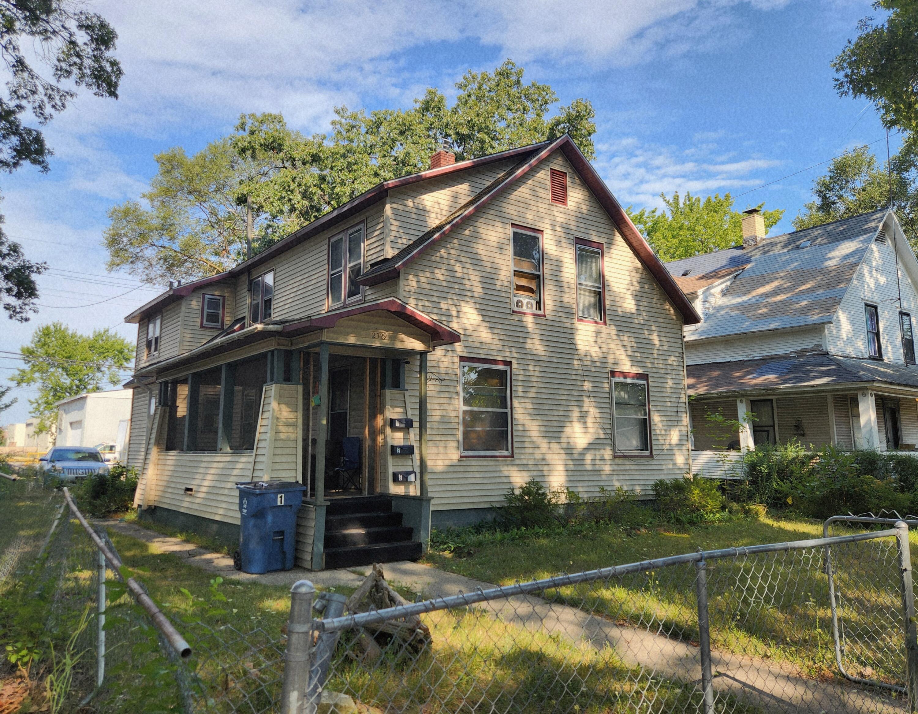2729 8th Street