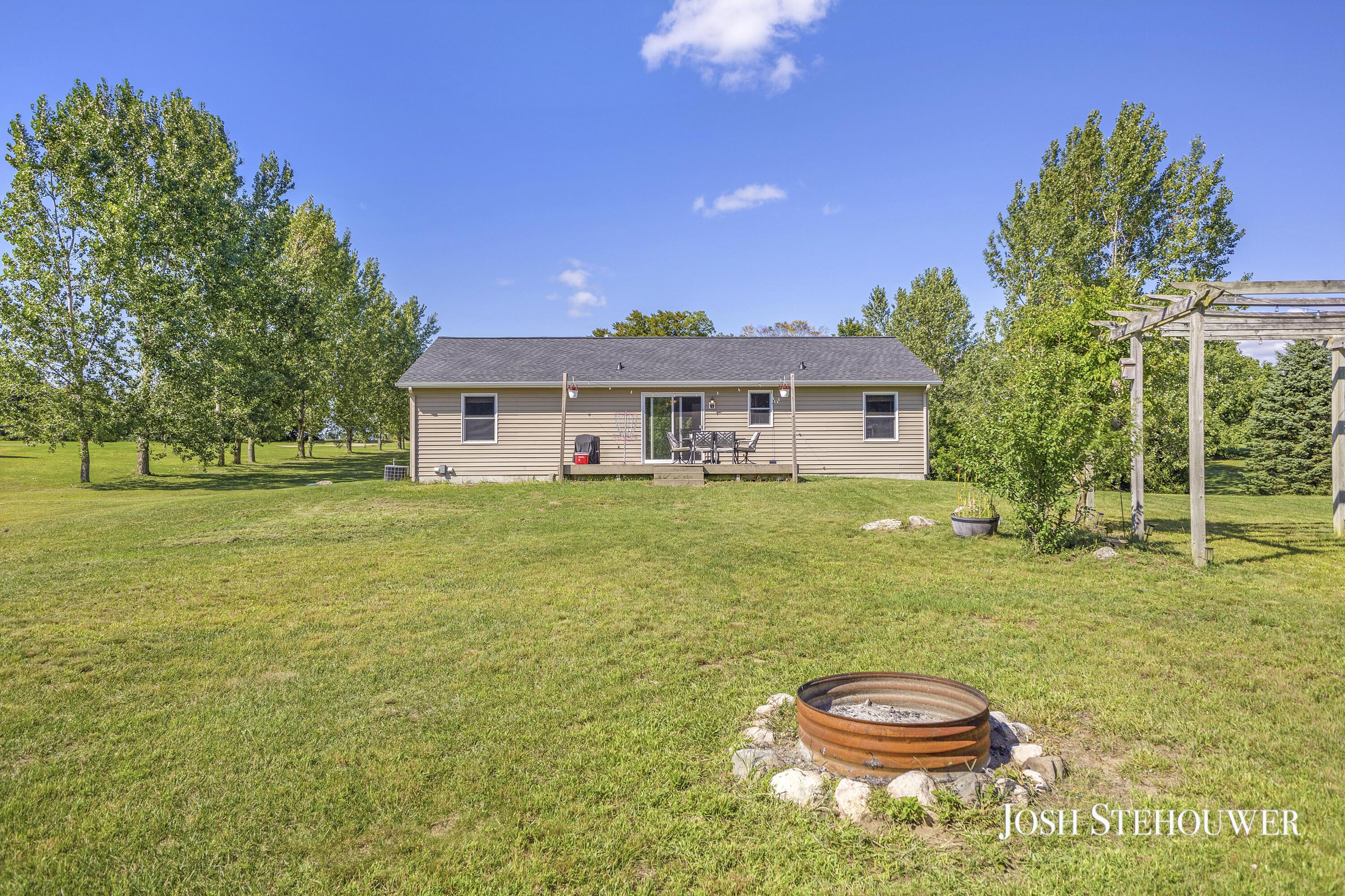 2123 W Pike Road