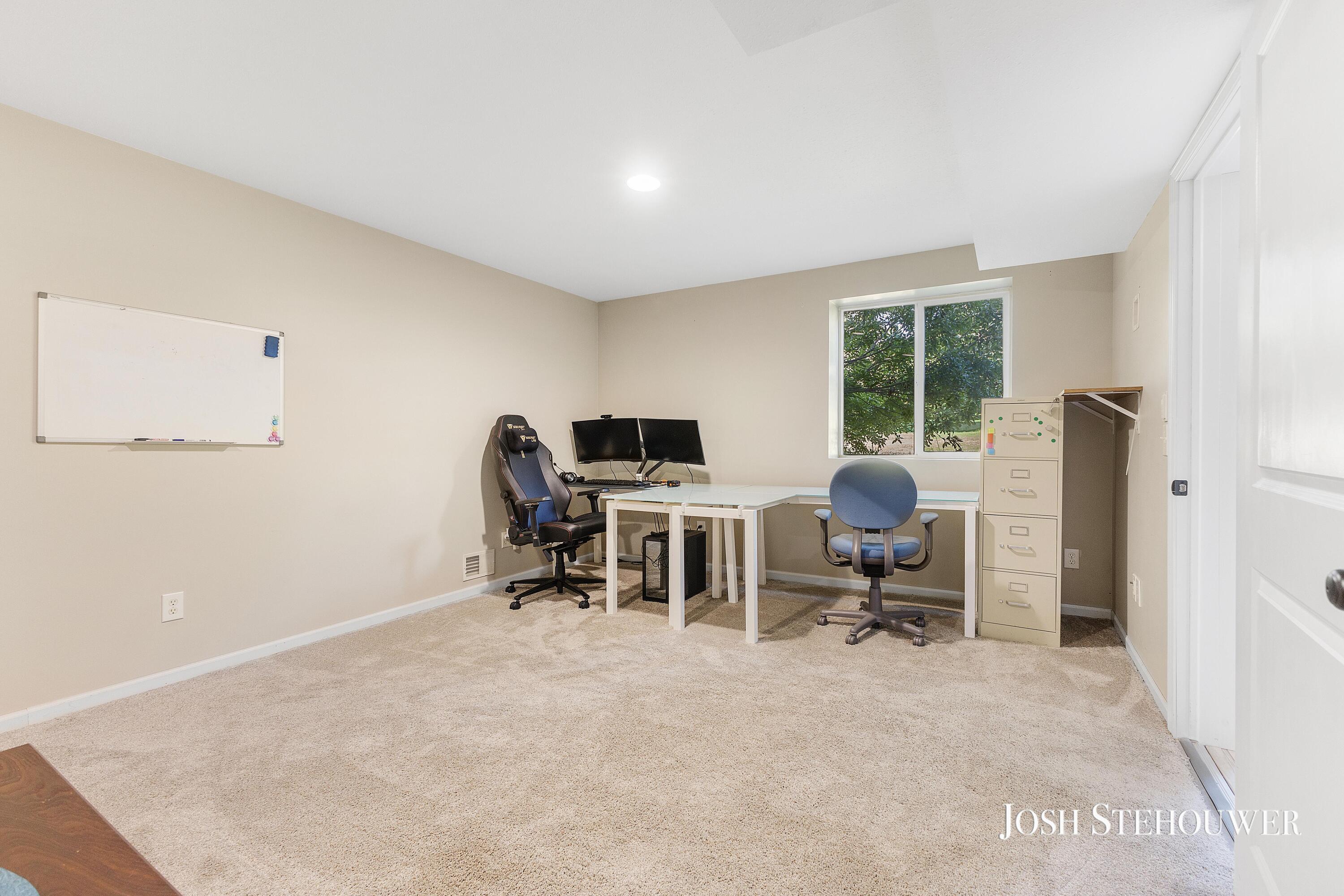 2123 W Pike Road