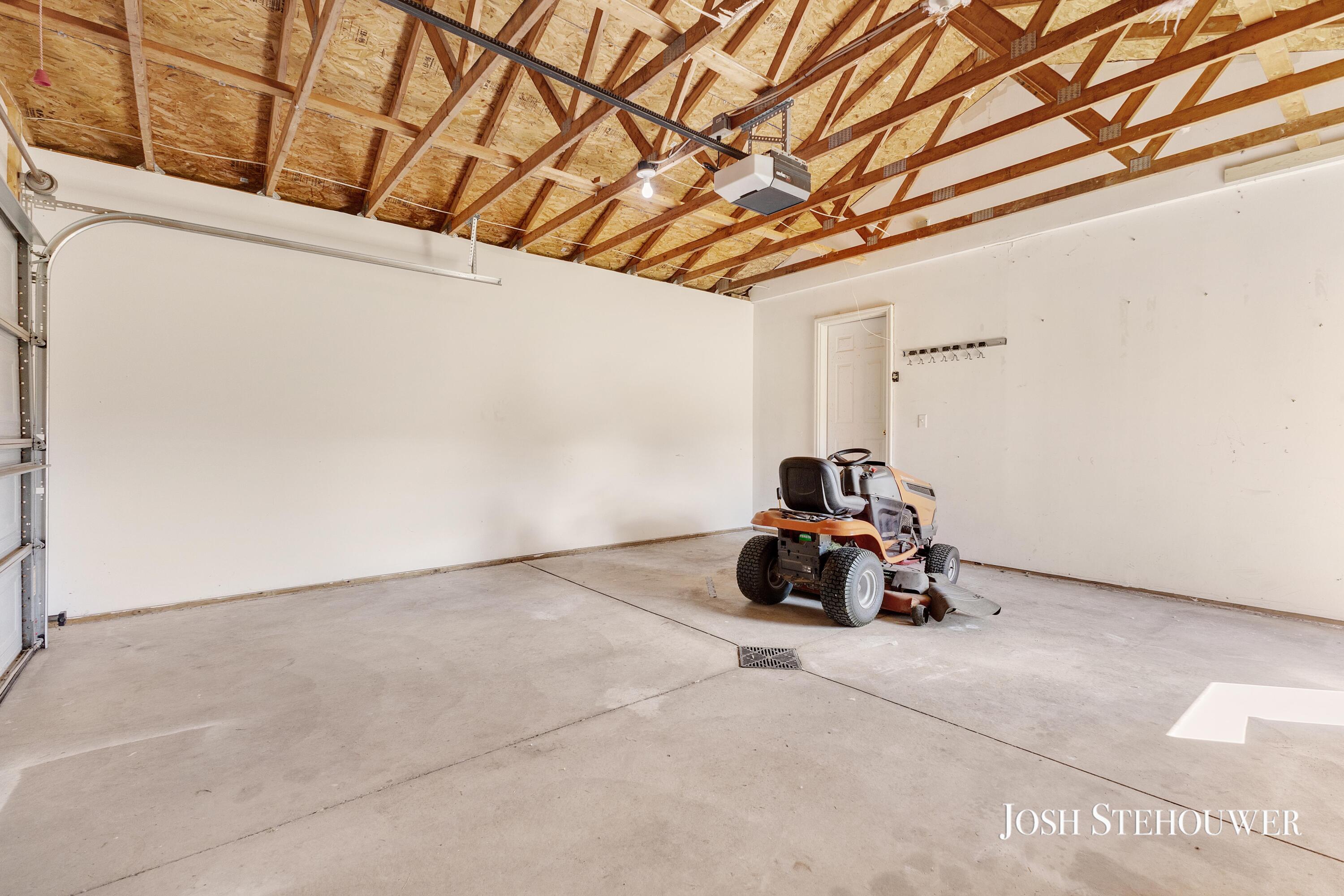 2123 W Pike Road