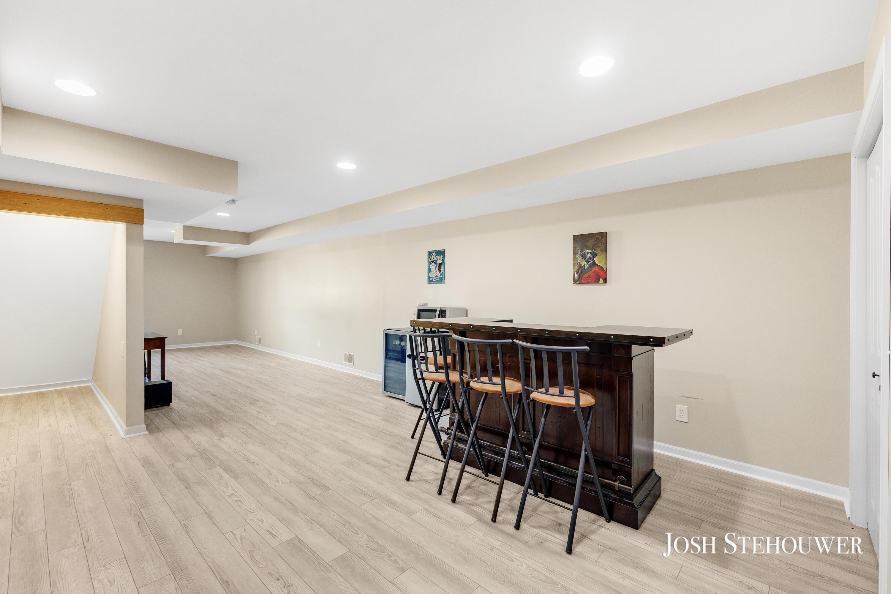 2123 W Pike Road