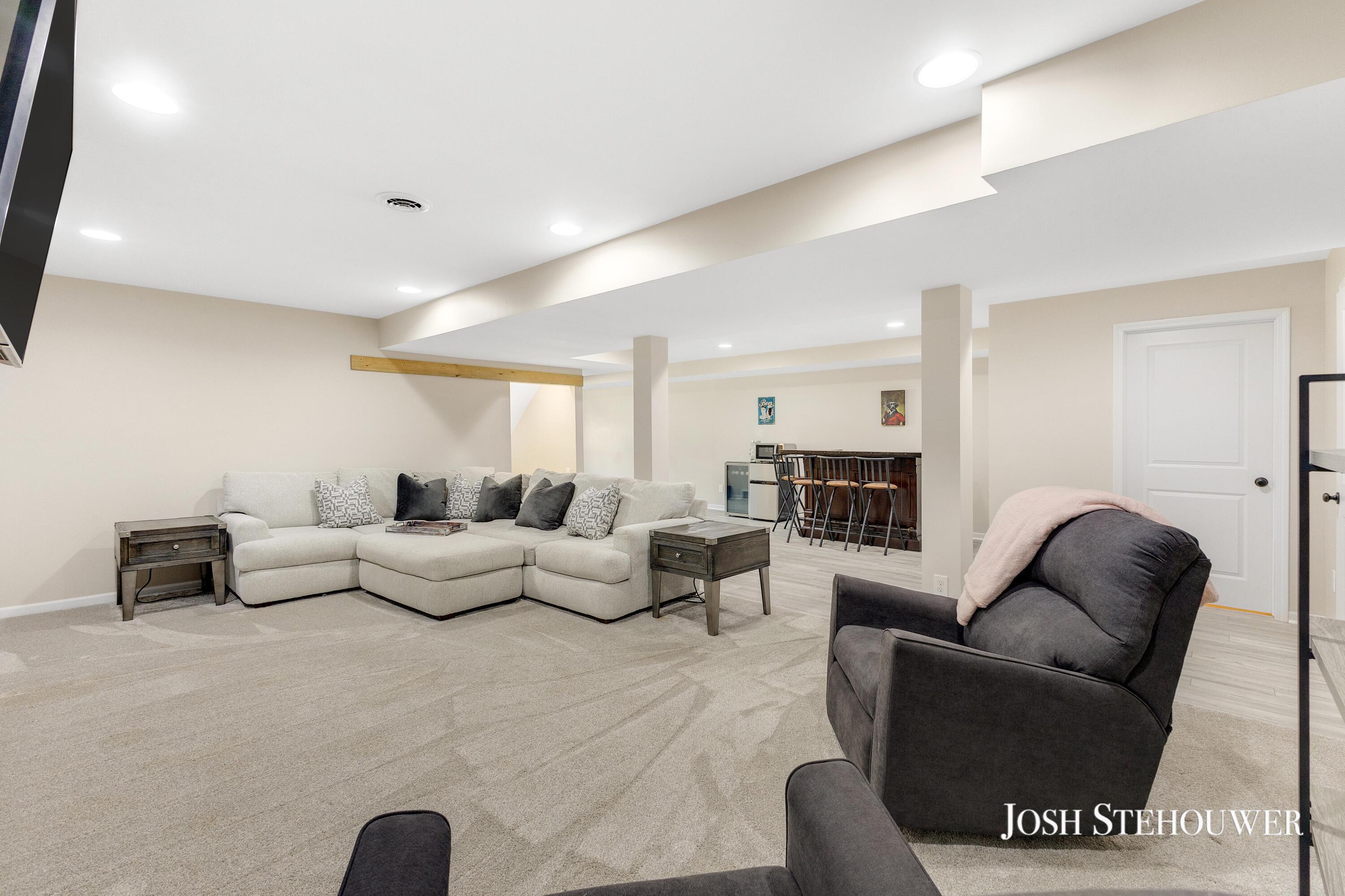 2123 W Pike Road