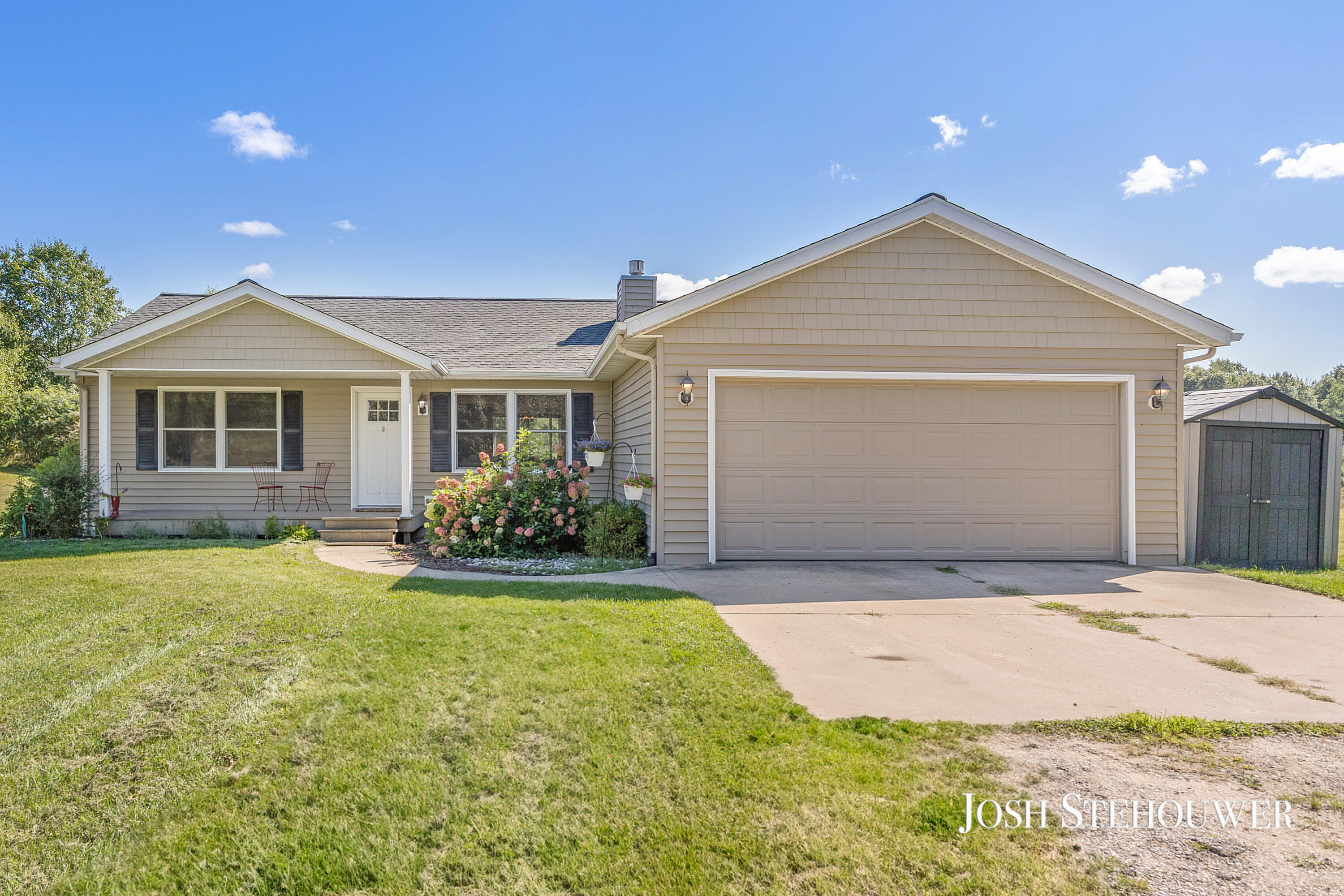 2123 W Pike Road