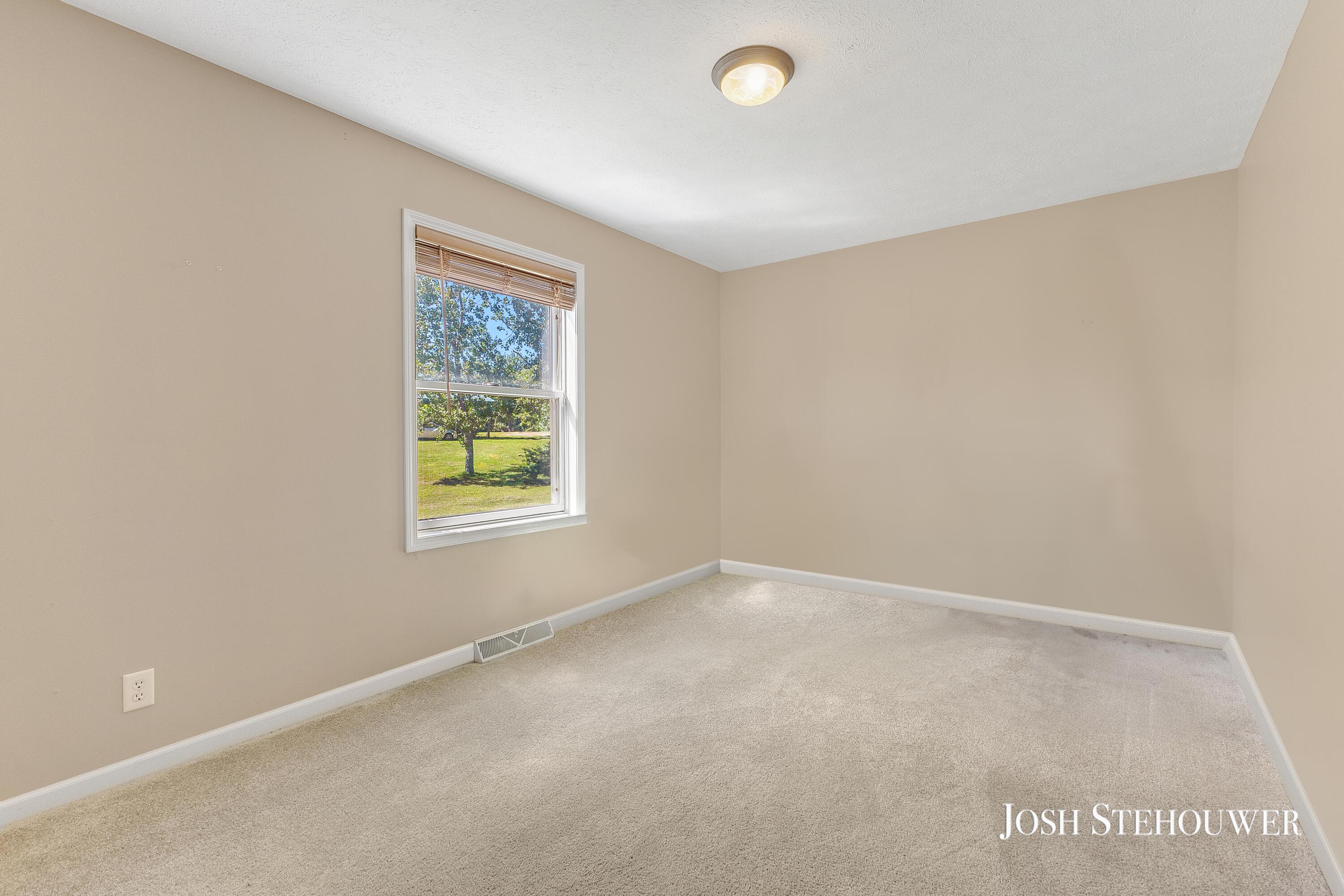 2123 W Pike Road
