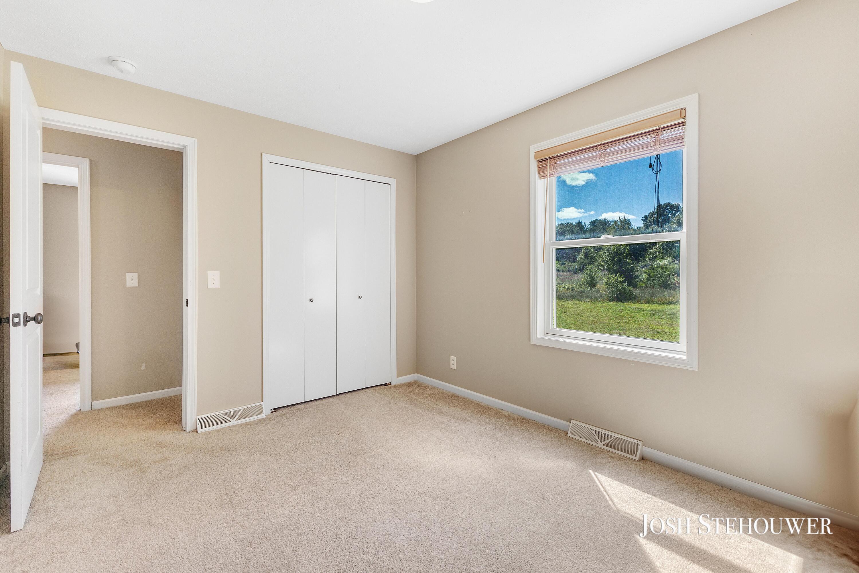 2123 W Pike Road