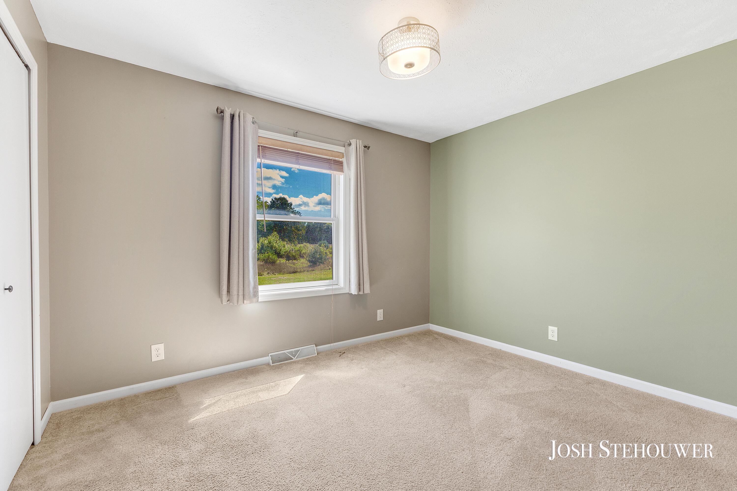 2123 W Pike Road