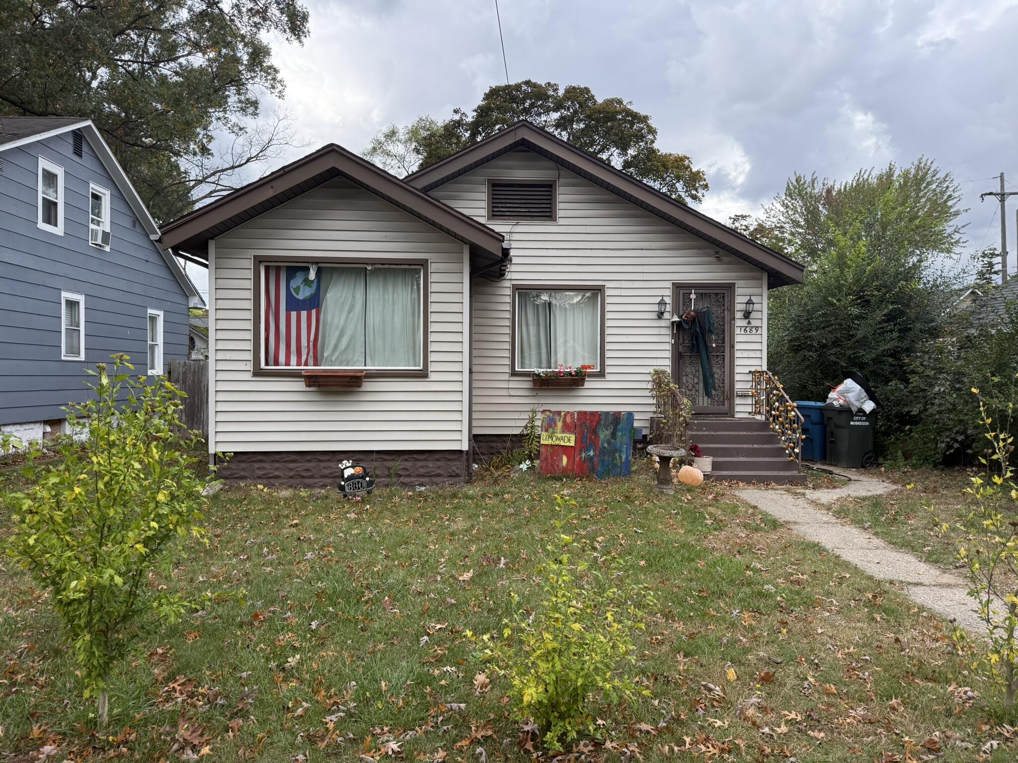 1689 Wood Street