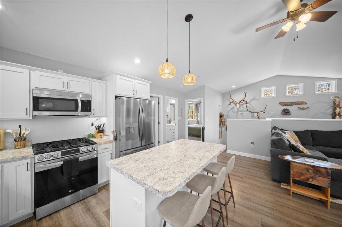 4338 White Road