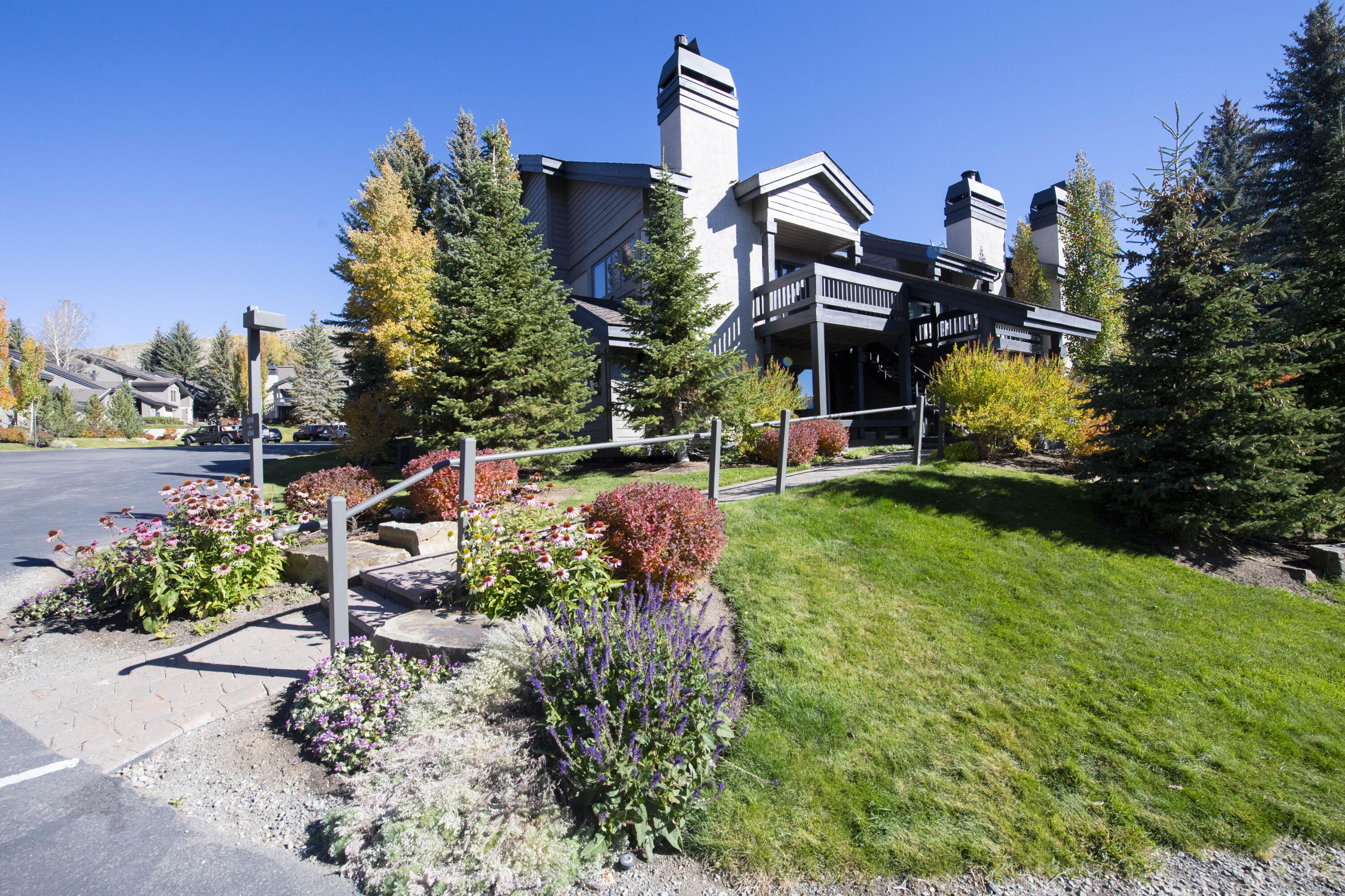 4358 FAIRWAY NINE Dr