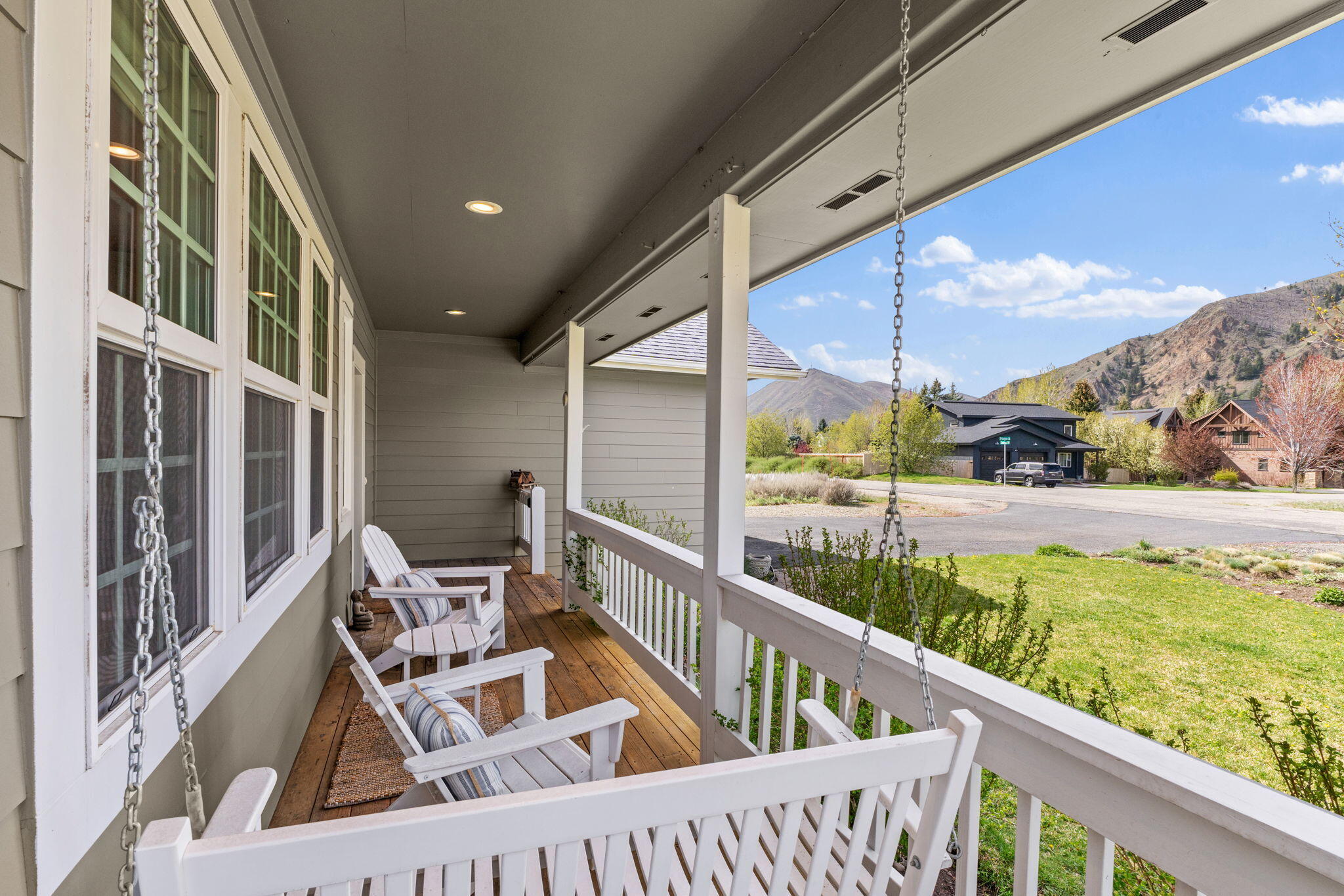320 Cranbrook Rd
