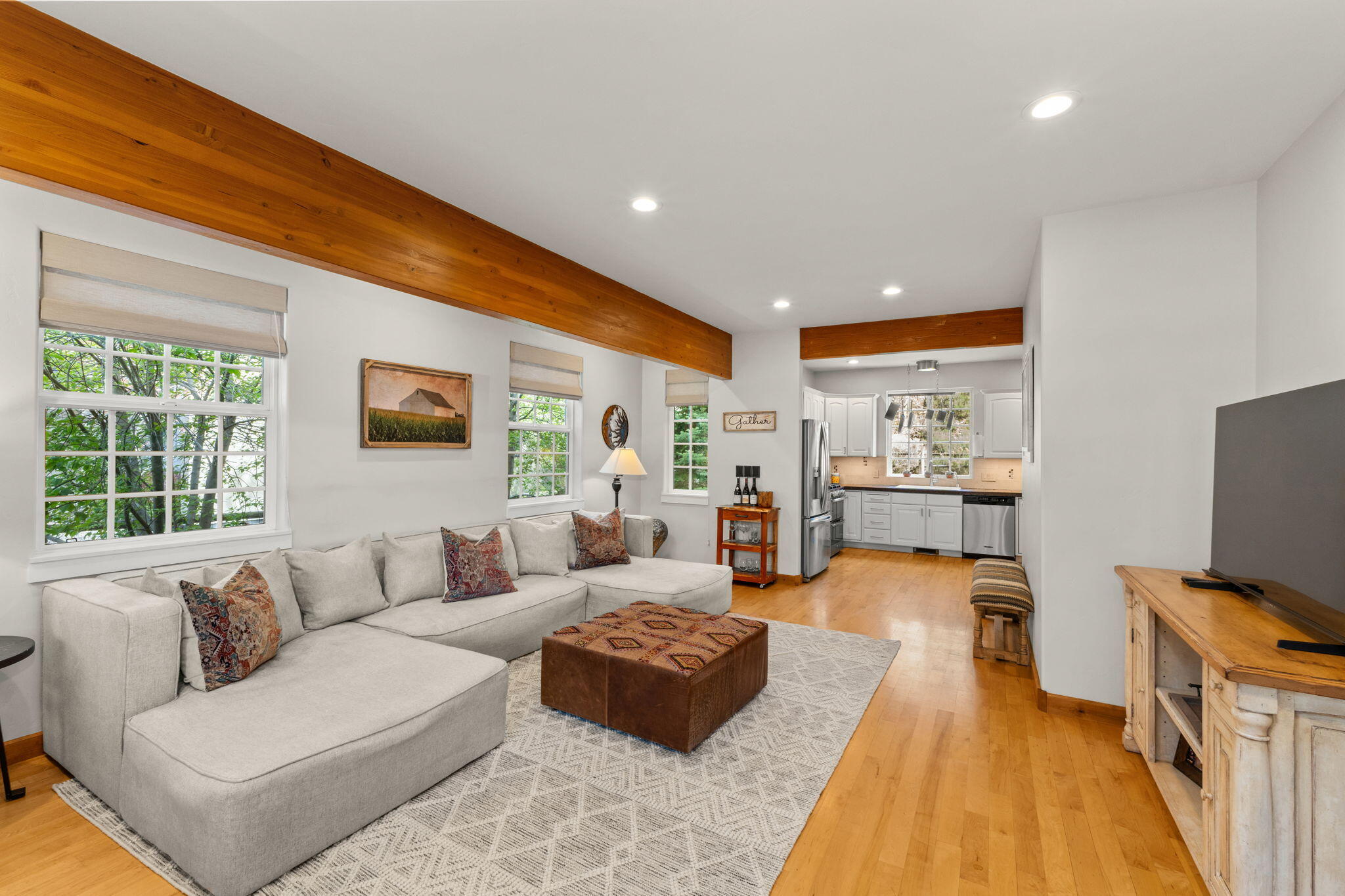 320 Cranbrook Rd