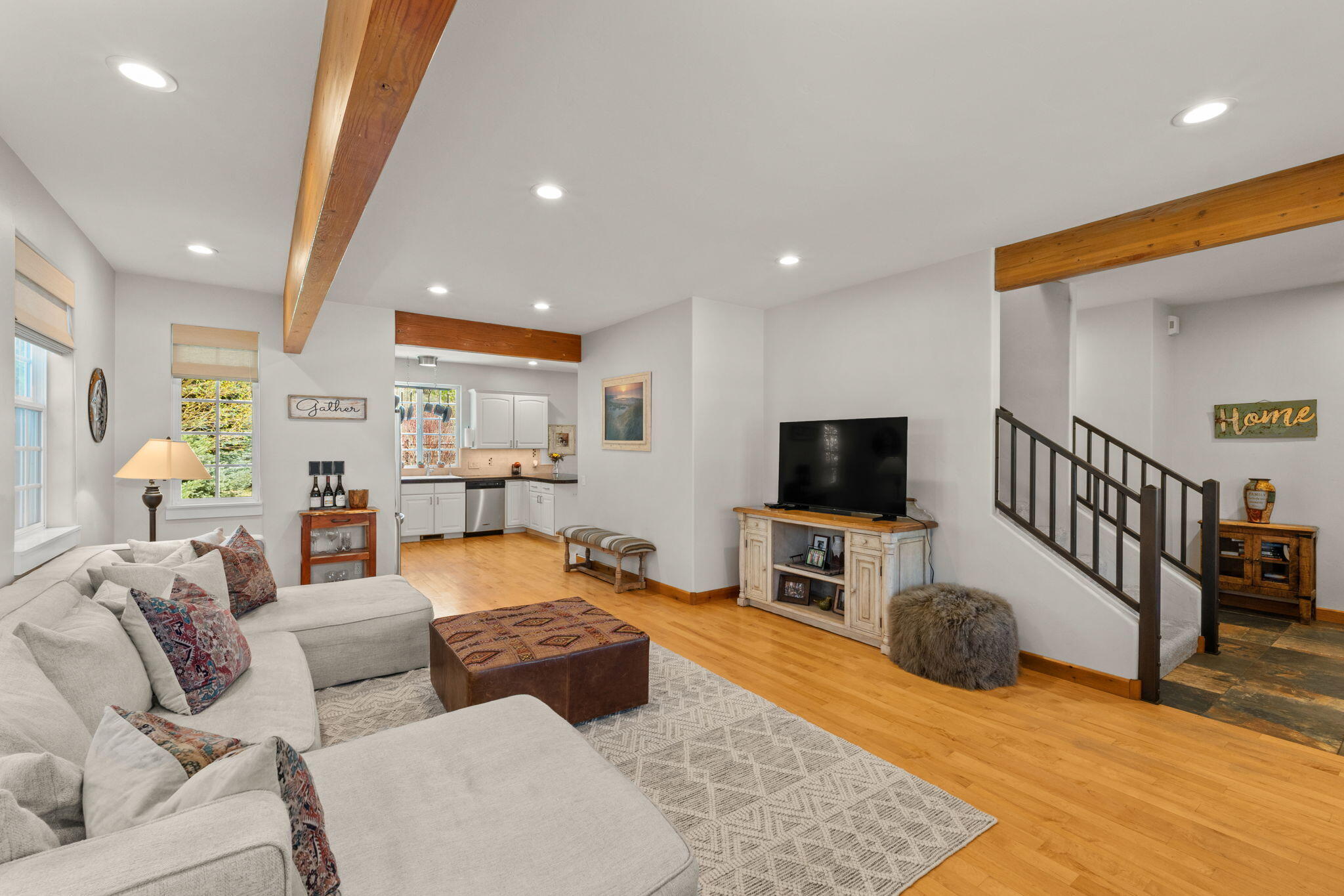 320 Cranbrook Rd