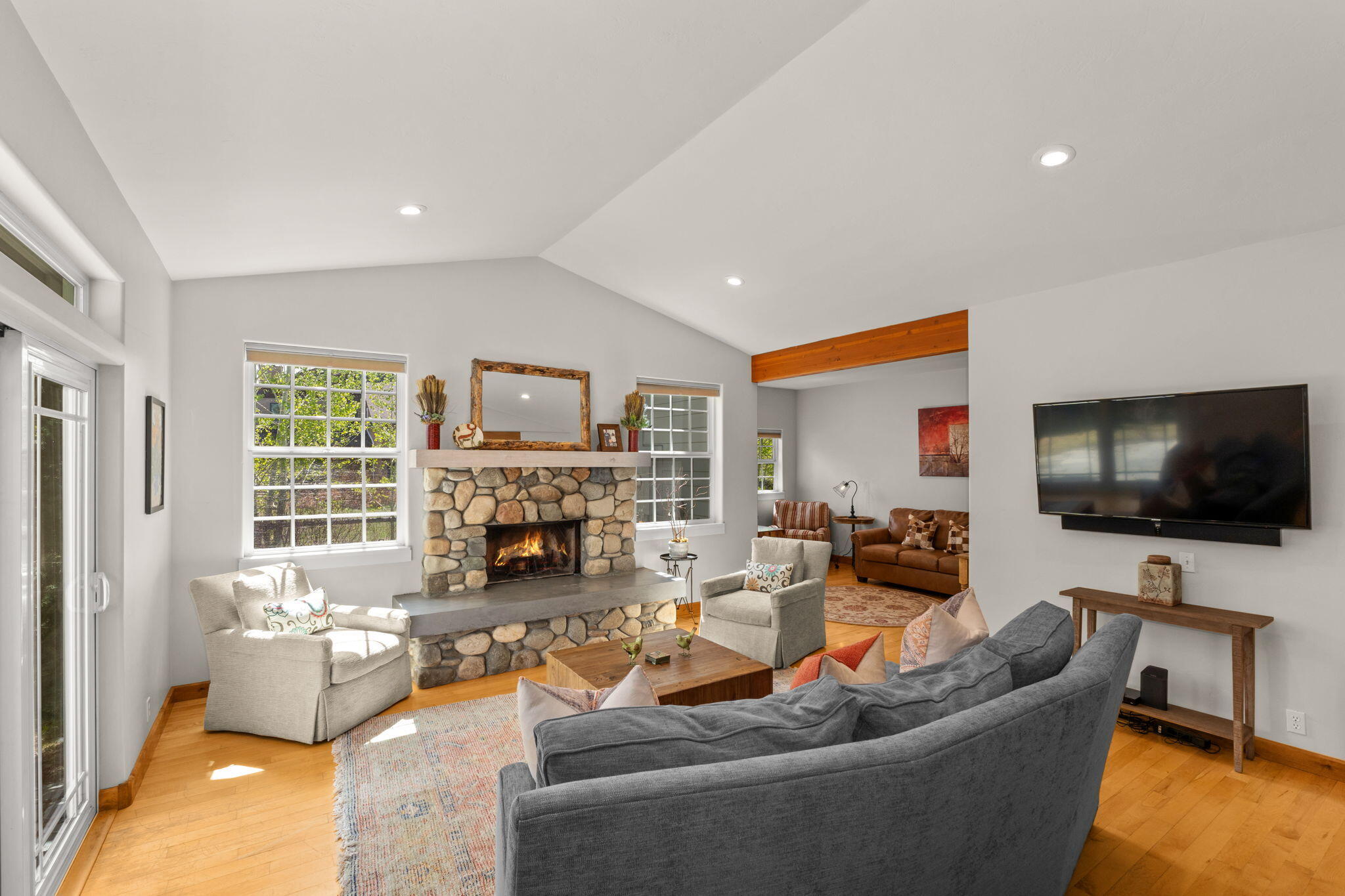320 Cranbrook Rd
