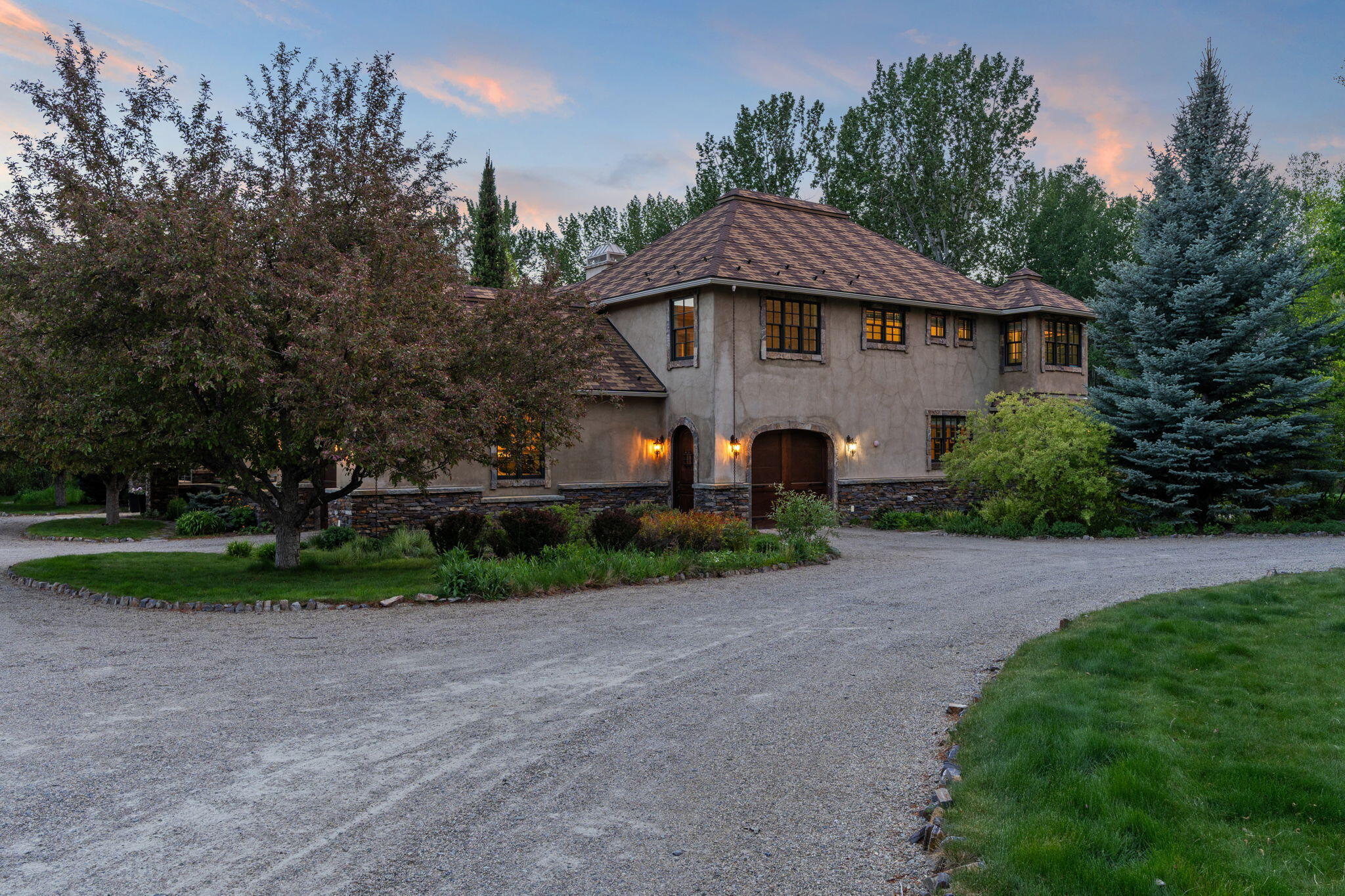 113 N Hiawatha Dr