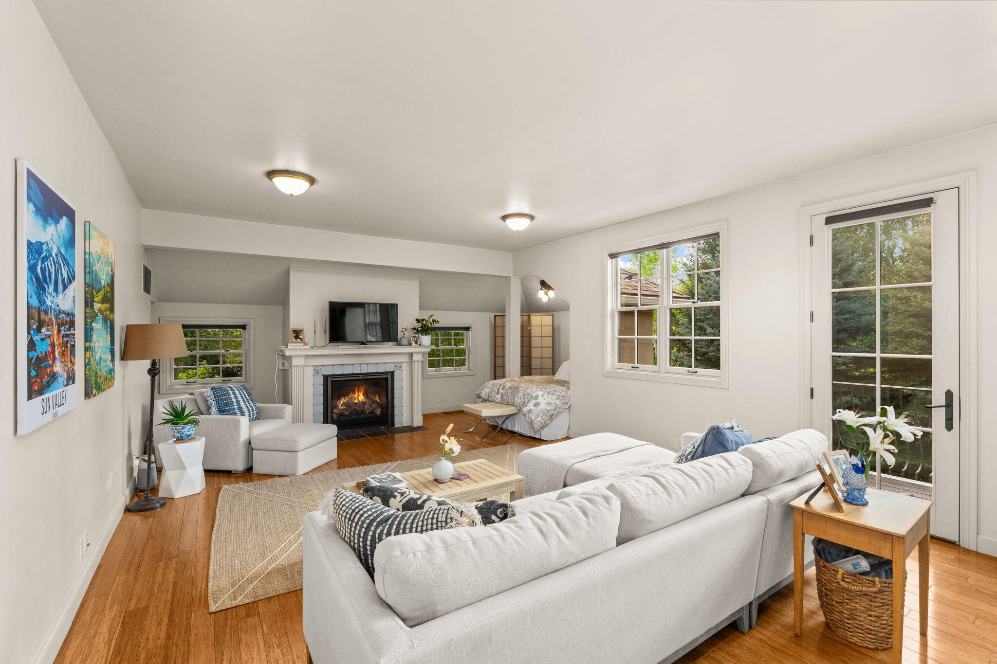 113 N Hiawatha Dr