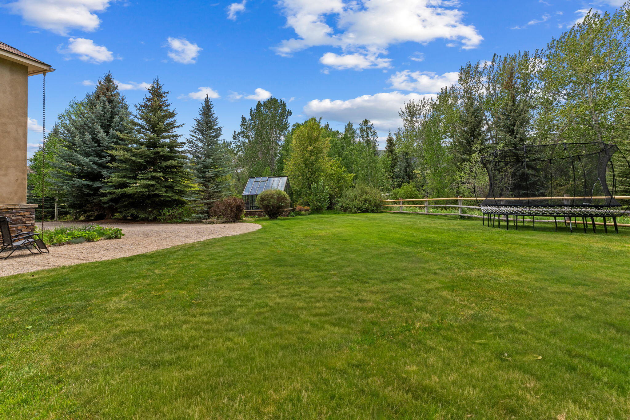 113 N Hiawatha Dr