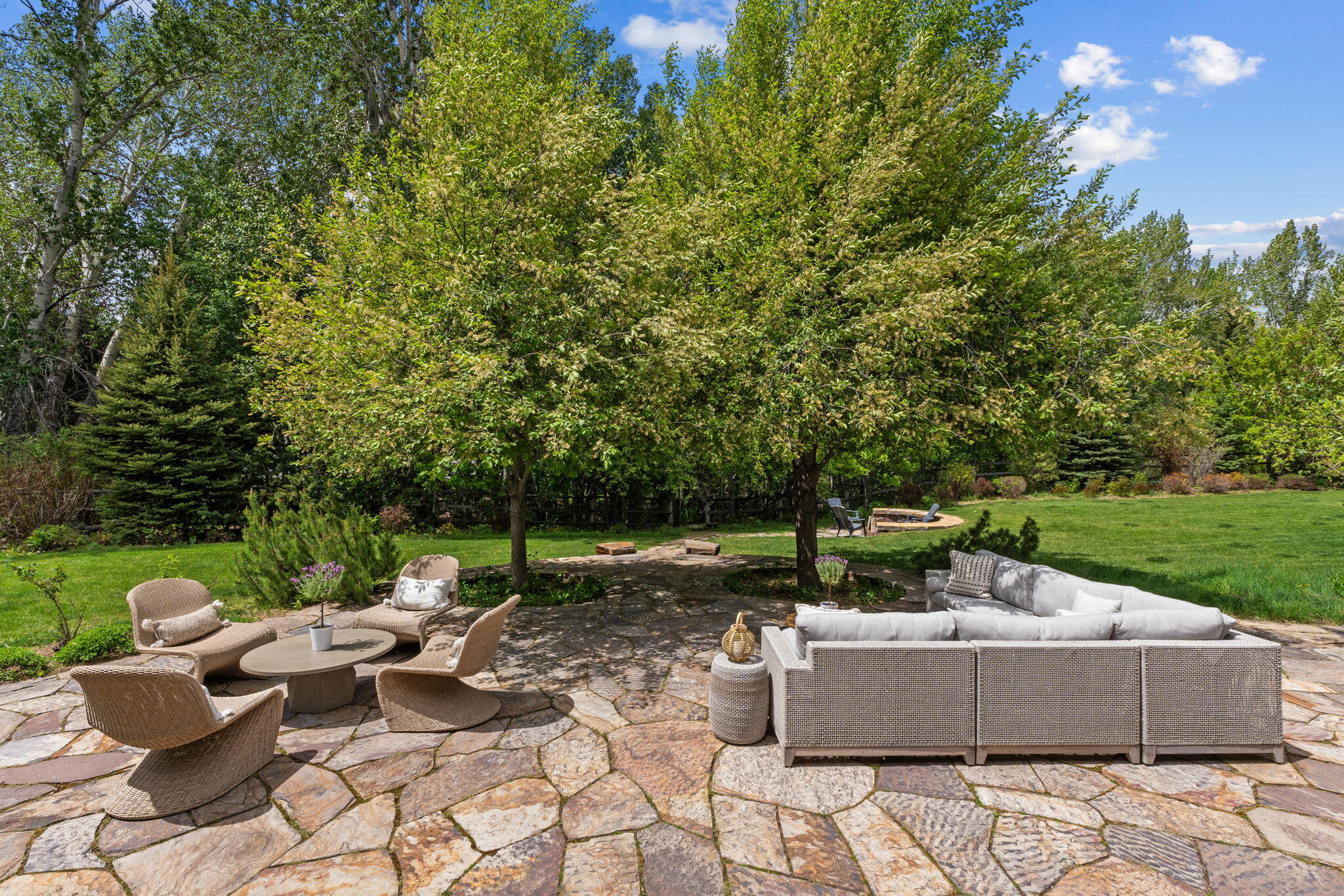 113 N Hiawatha Dr