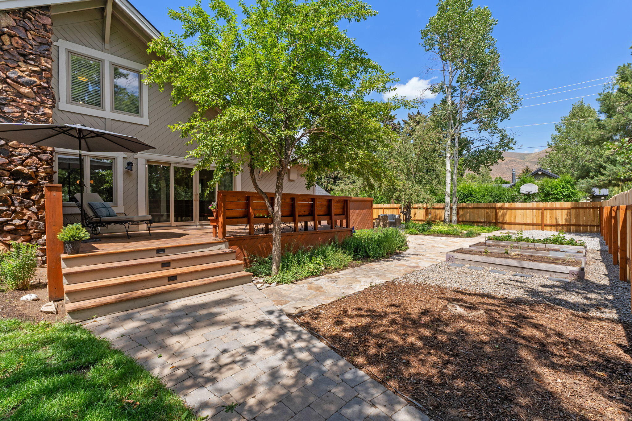 304 N 4TH Ave