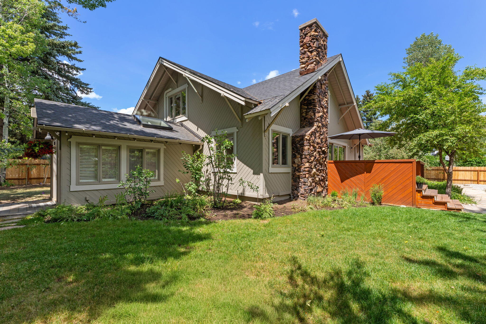 304 N 4TH Ave