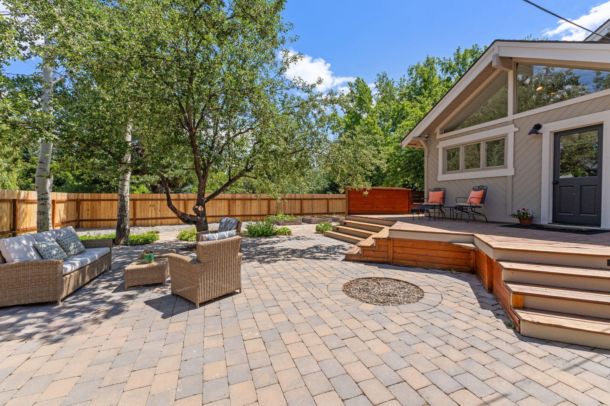 304 N 4TH Ave