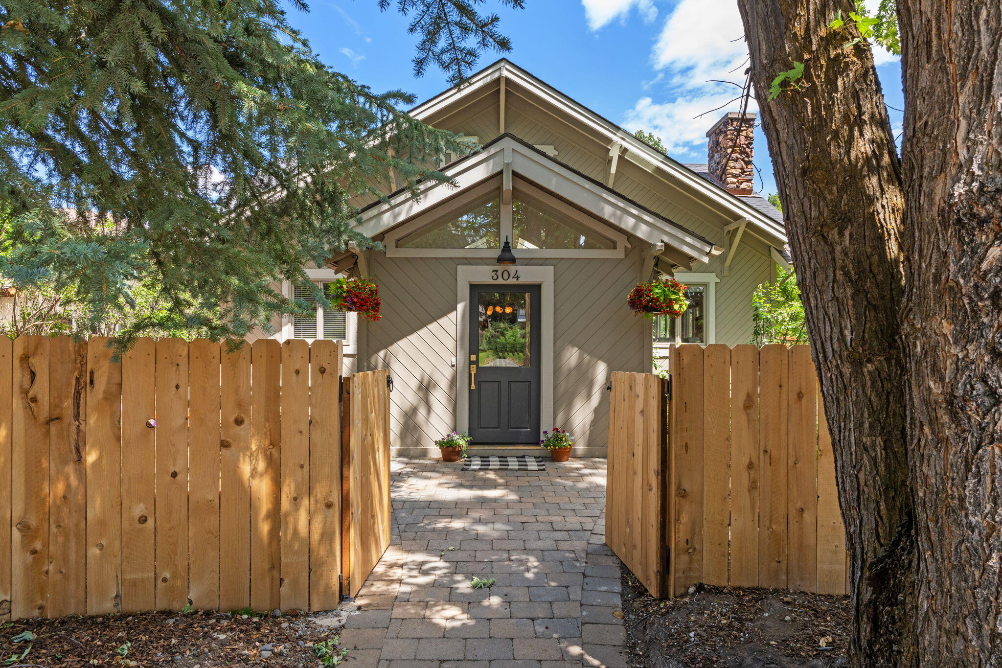 304 N 4TH Ave