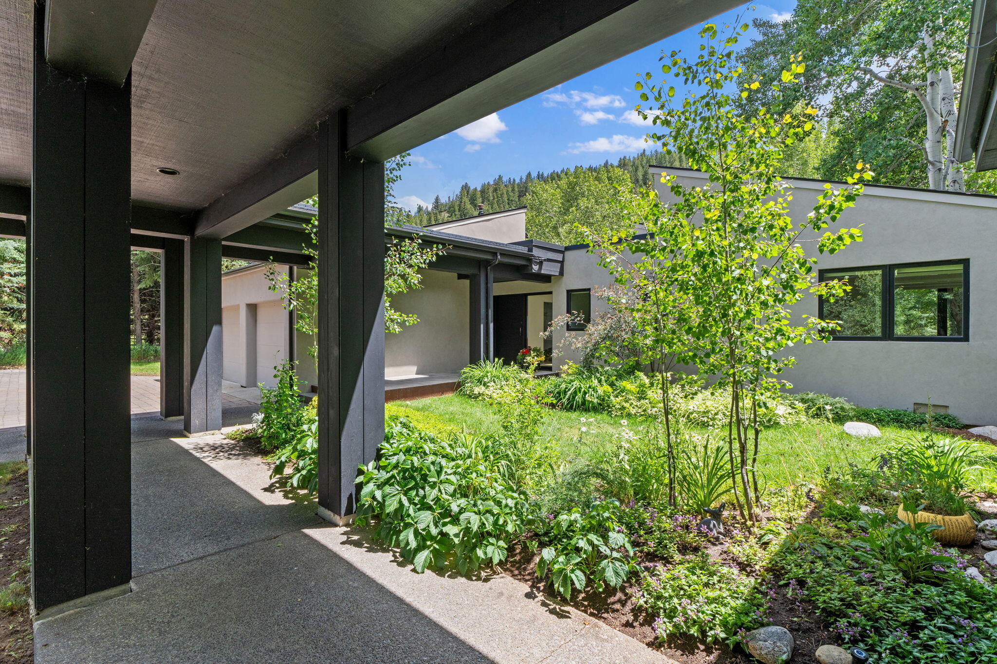 217 Canyon Rd