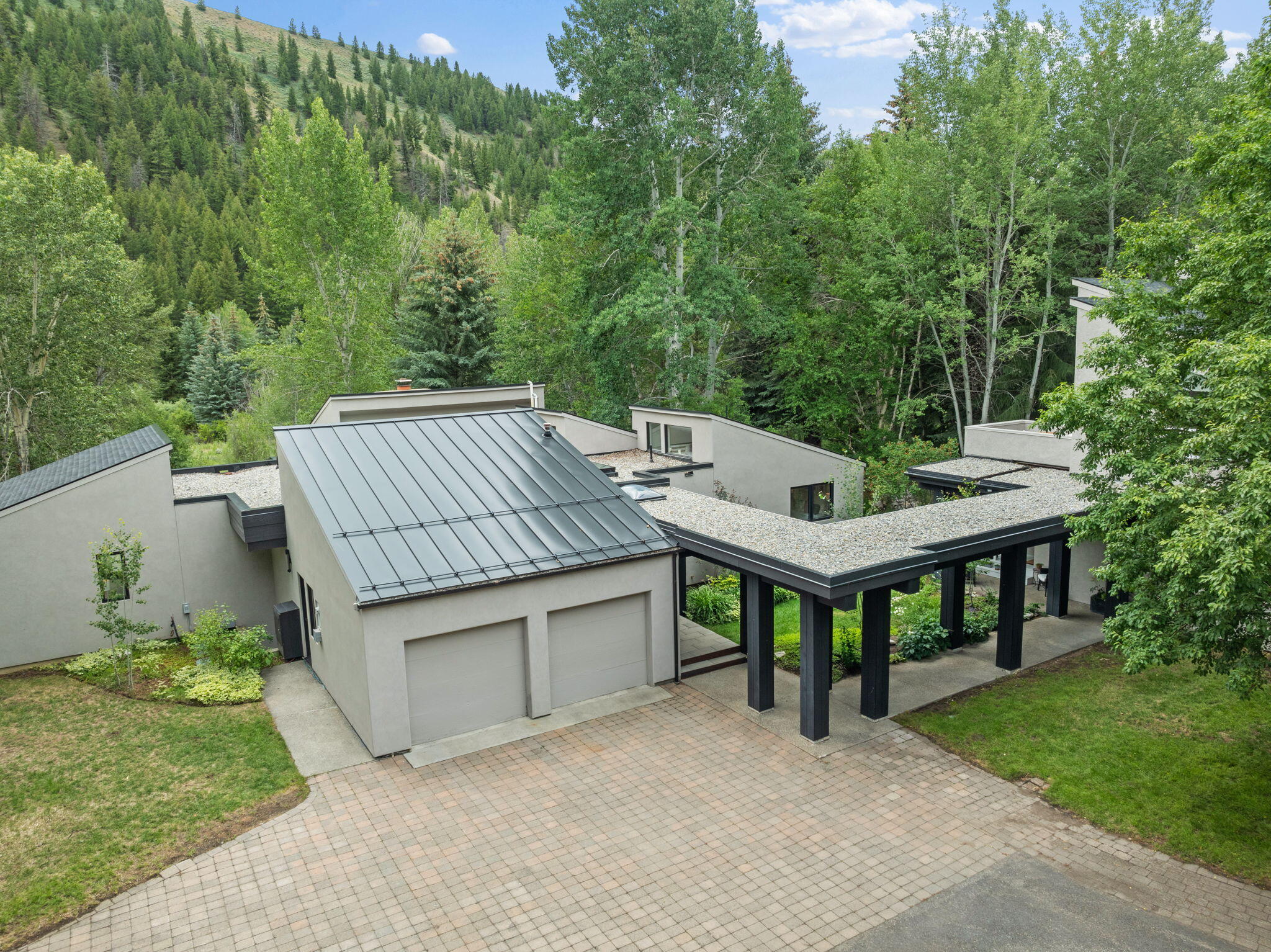 217 Canyon Rd