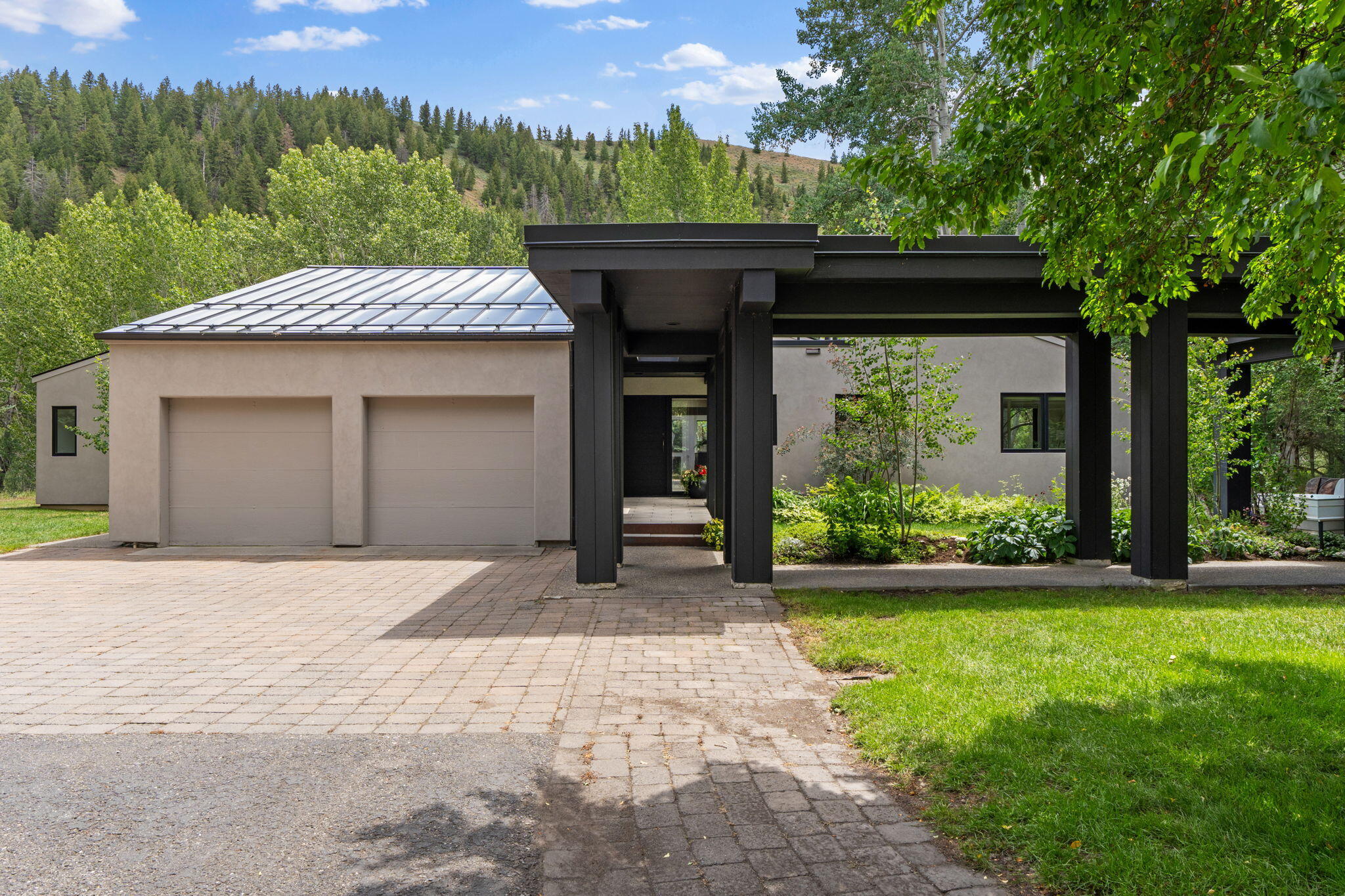 217 Canyon Rd