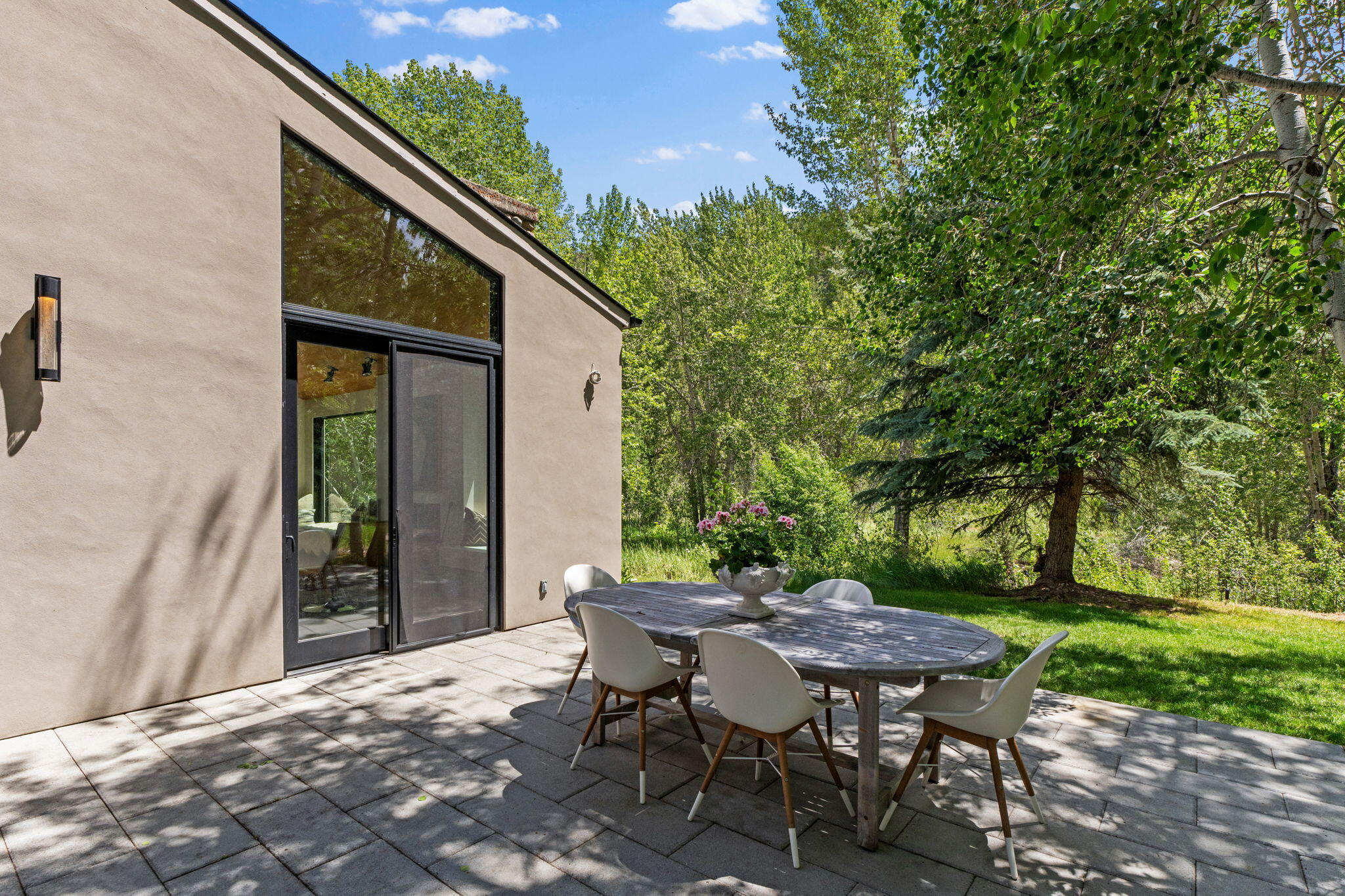 217 Canyon Rd