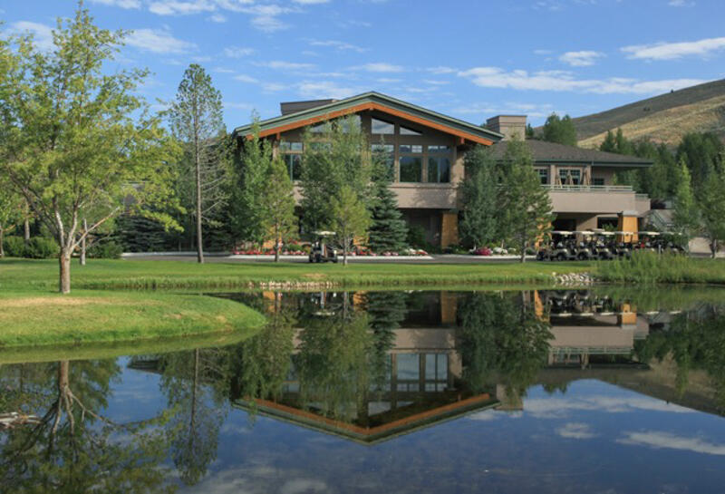 114 HIGHLANDS Dr
