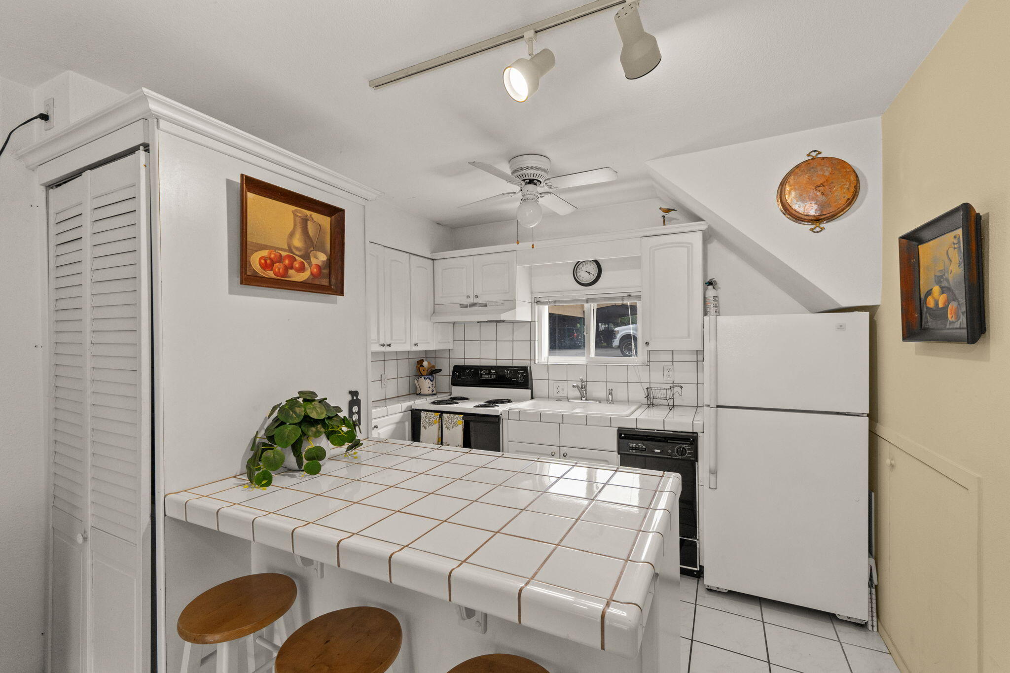 280 S 3RD Ave 7