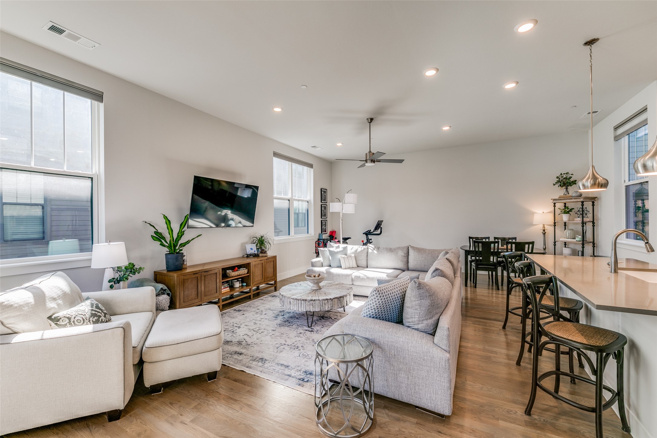 625 N Tyler Street 401