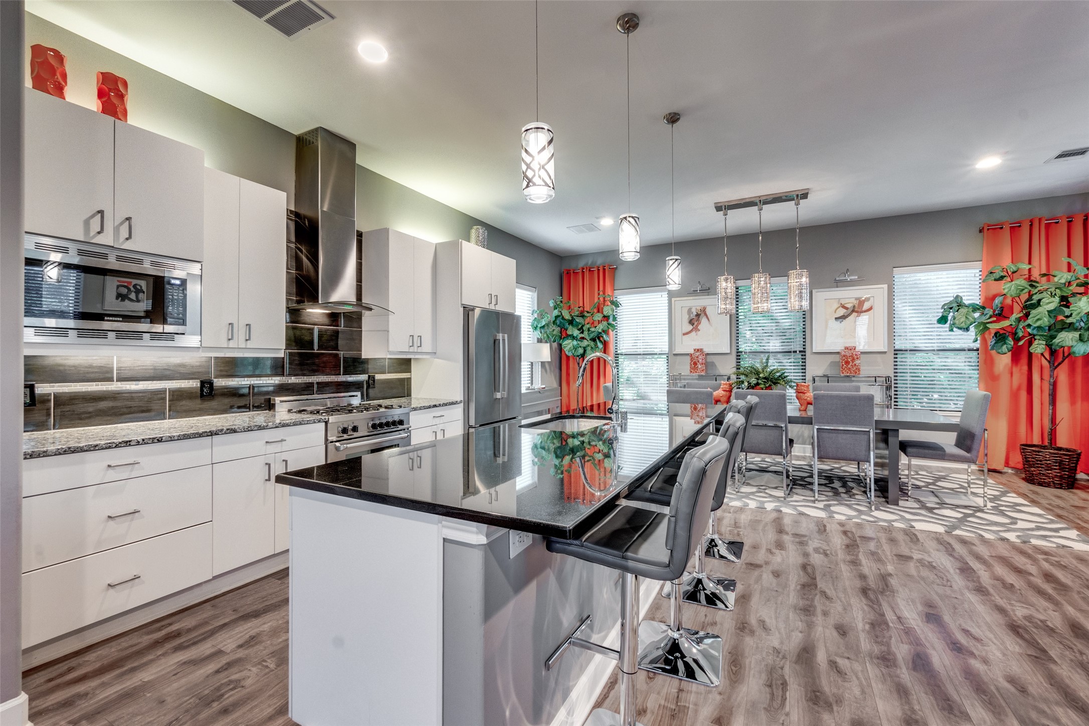 1717 Annex Avenue 201