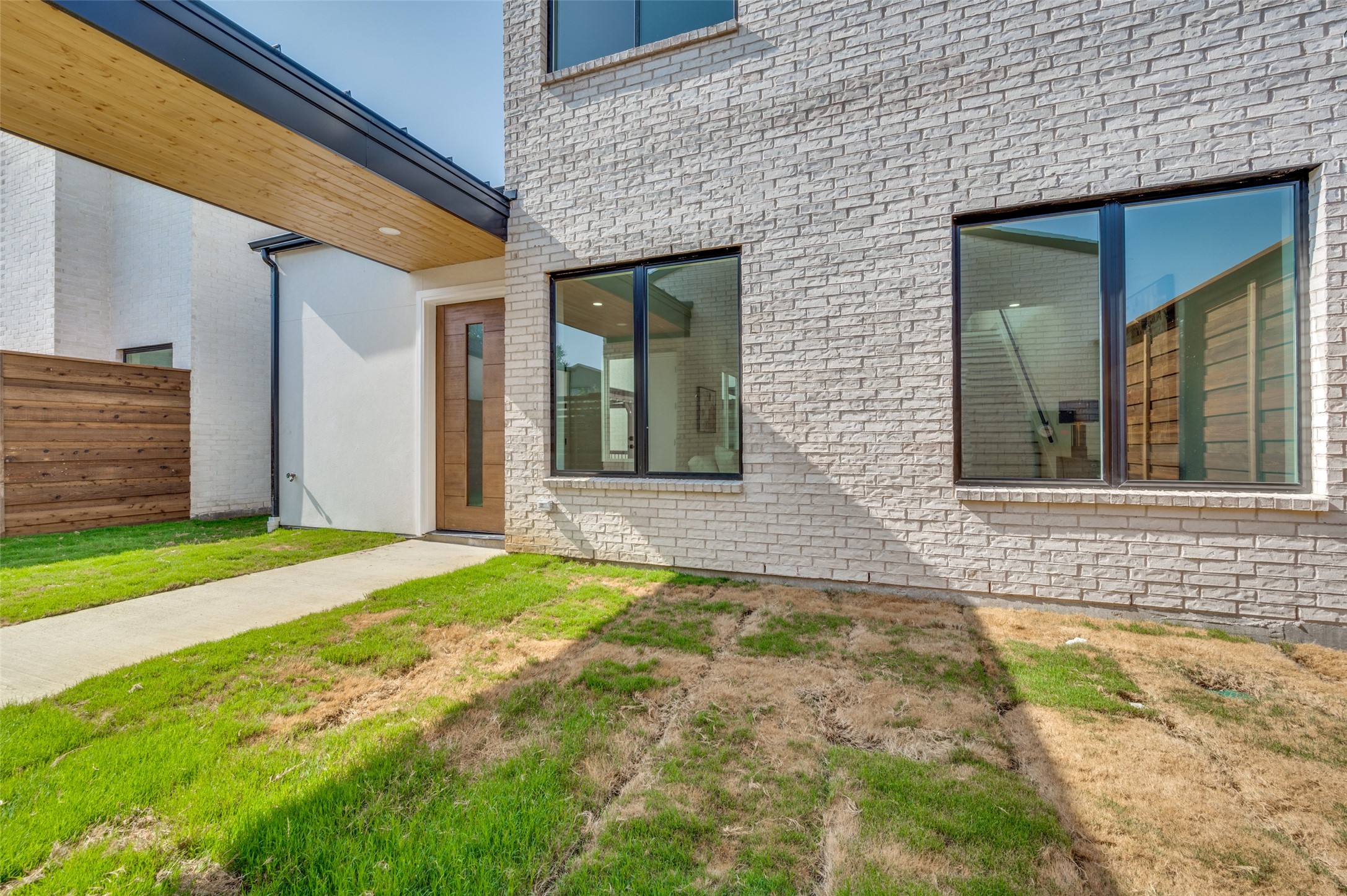 3329 Walchard Court