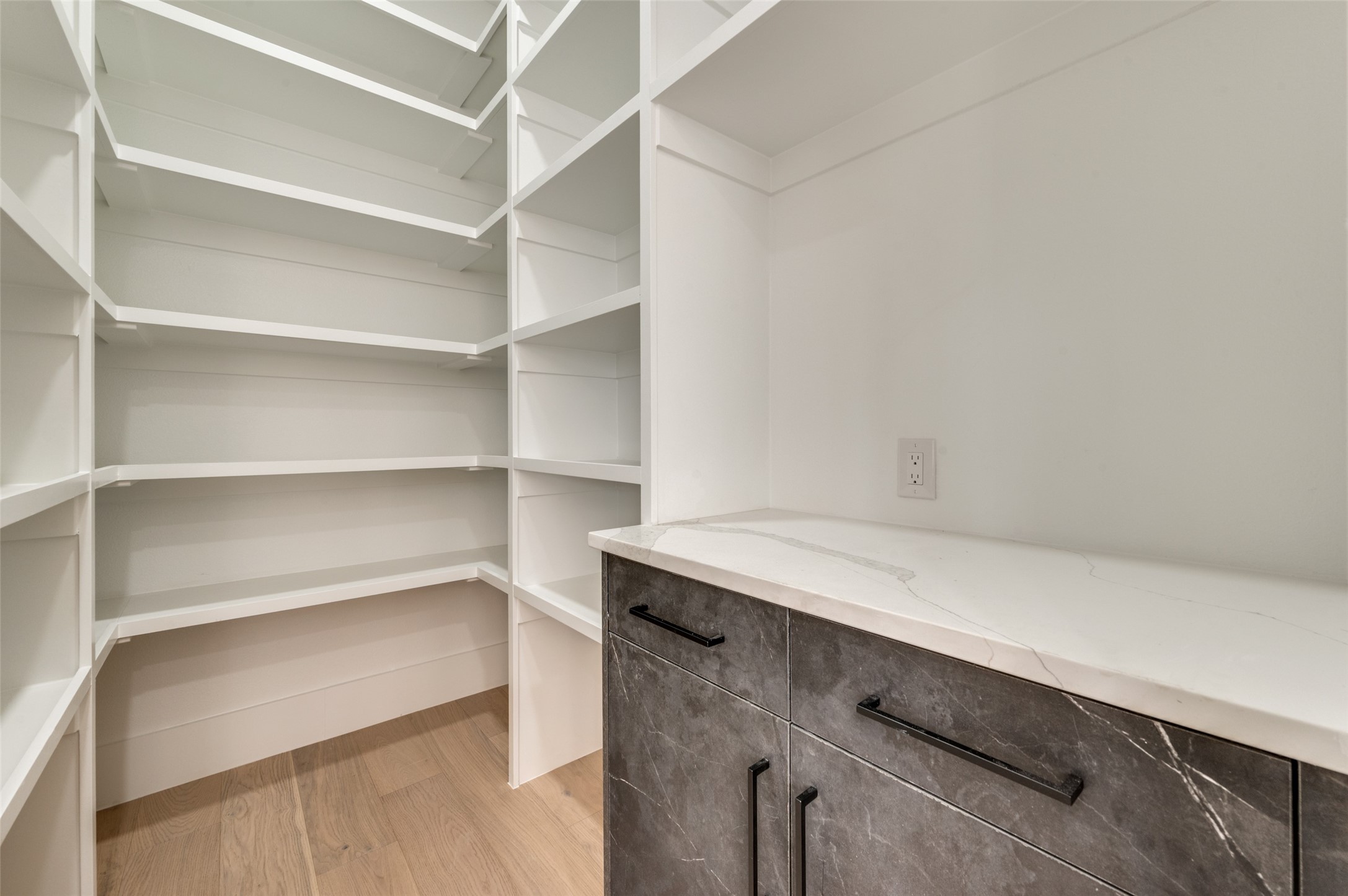 3329 Walchard Court