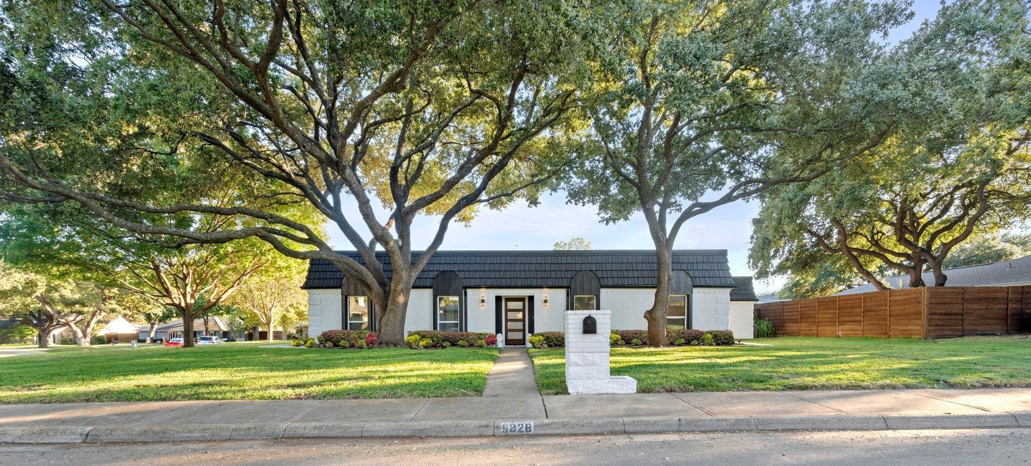 6828 Hillwood Lane