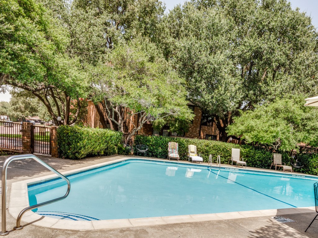 4944 Amesbury Drive 106