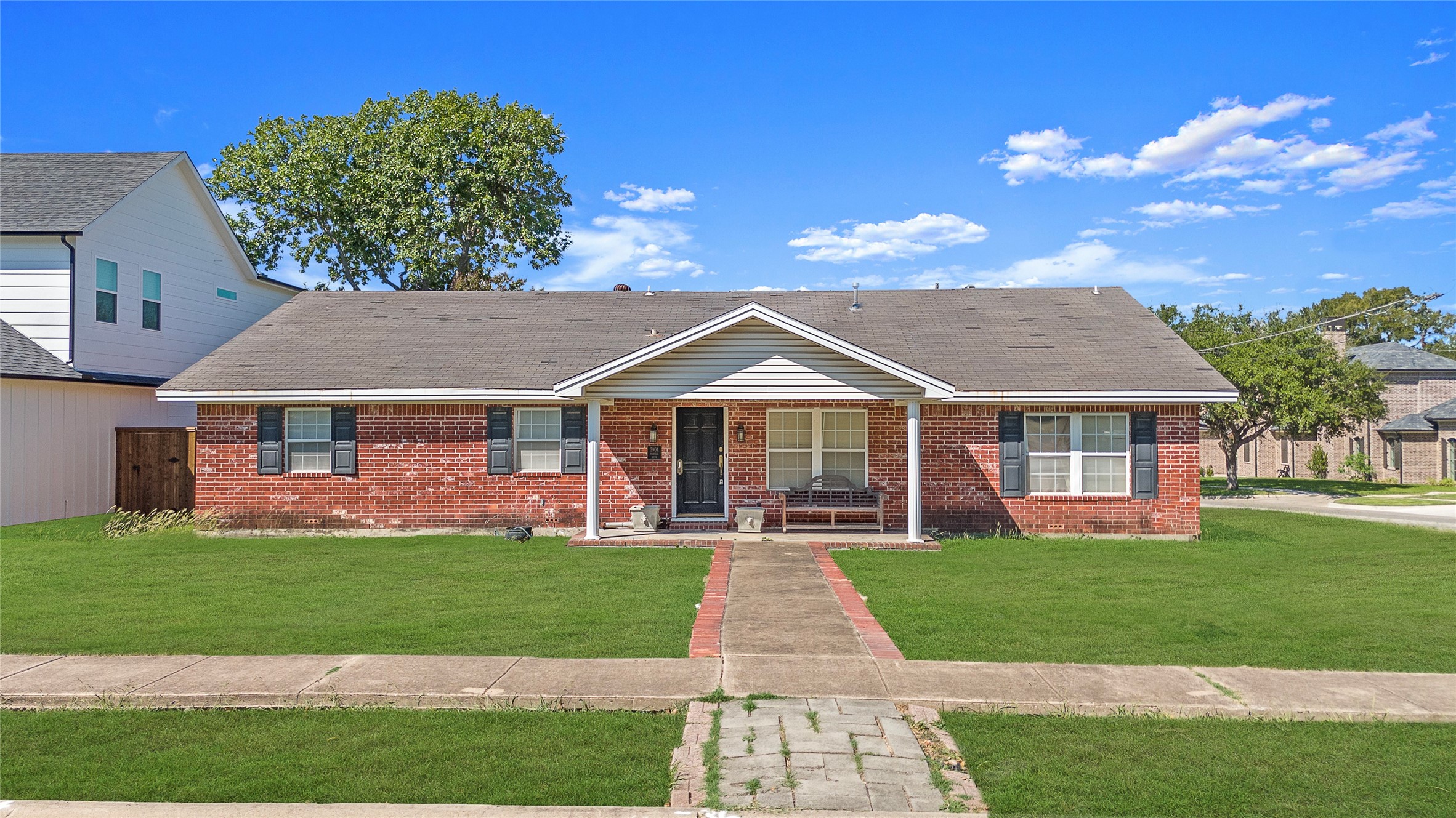 3904 Rochelle Drive