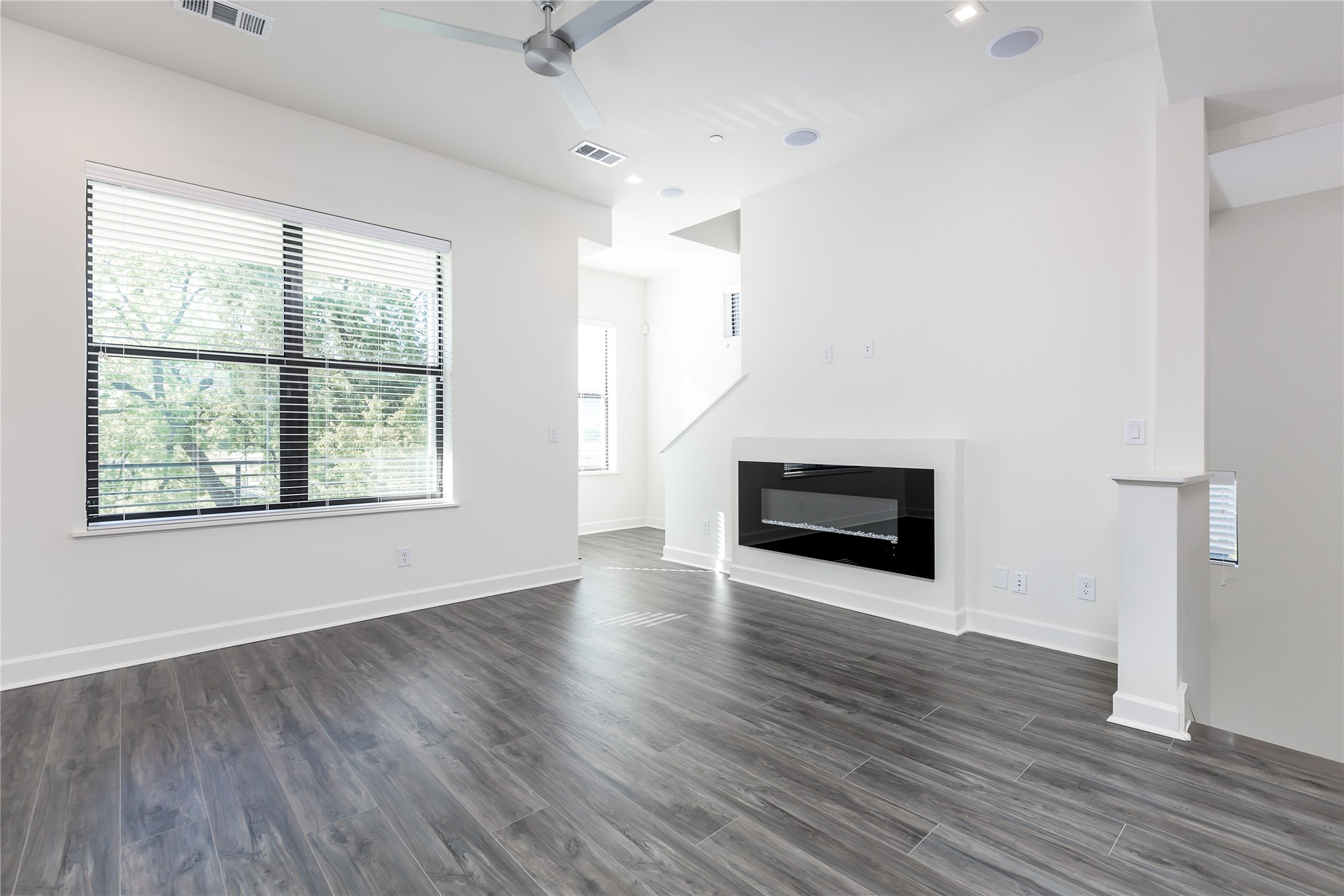 1813 Park Avenue 207