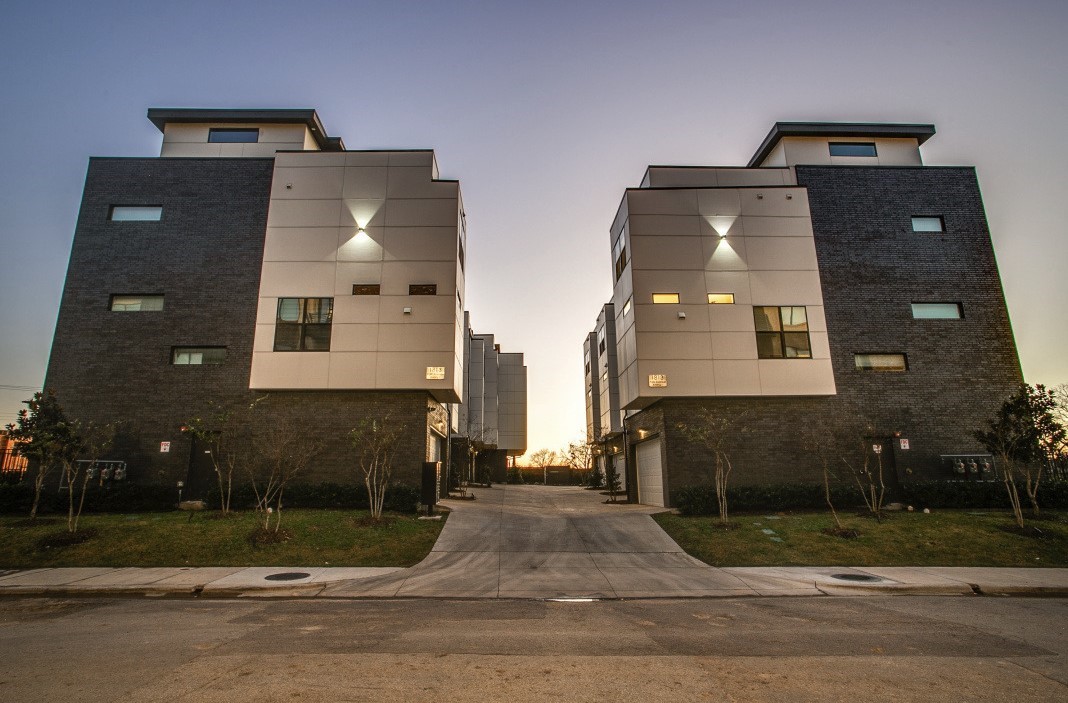1813 Park Avenue 207