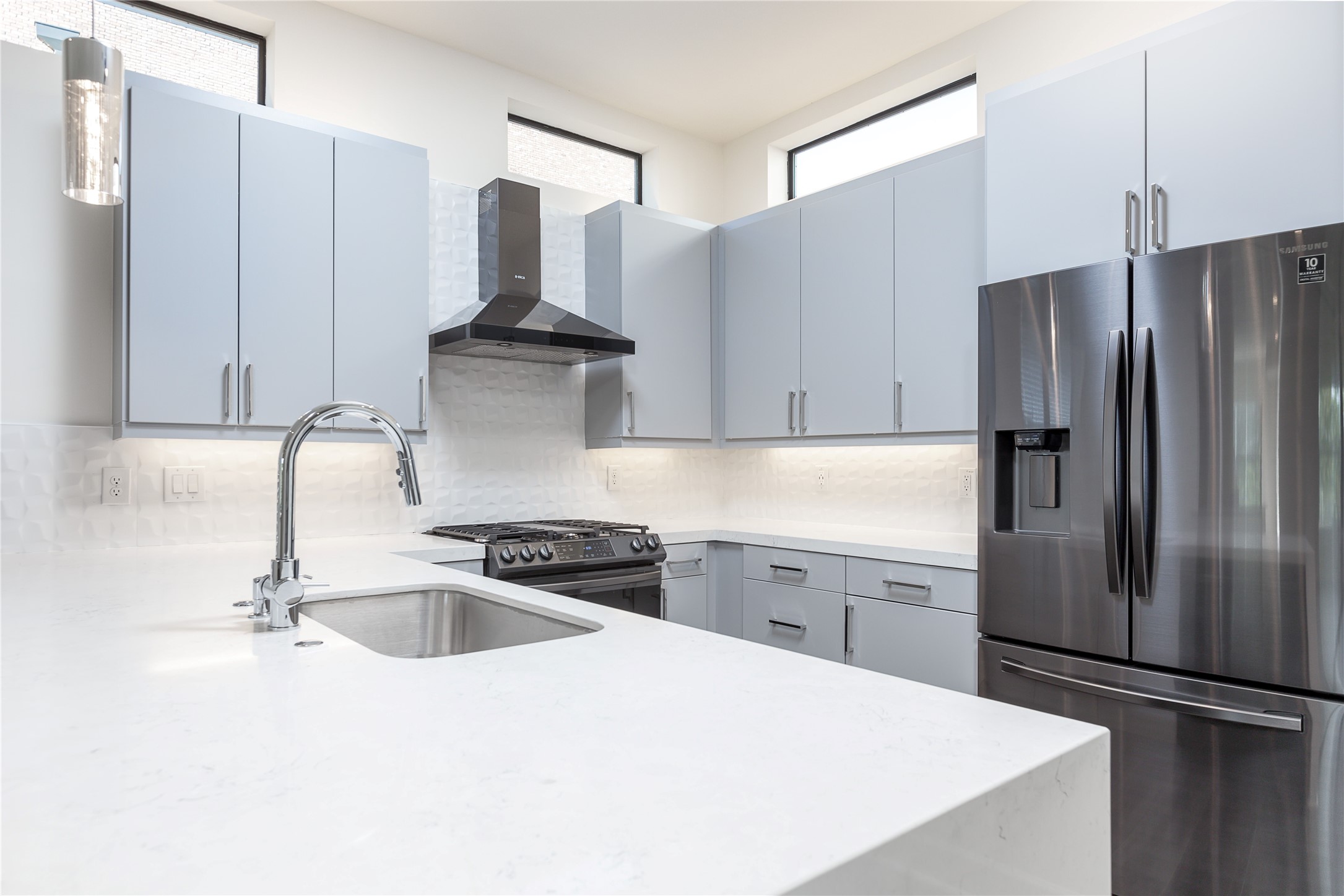 1813 Park Avenue 207