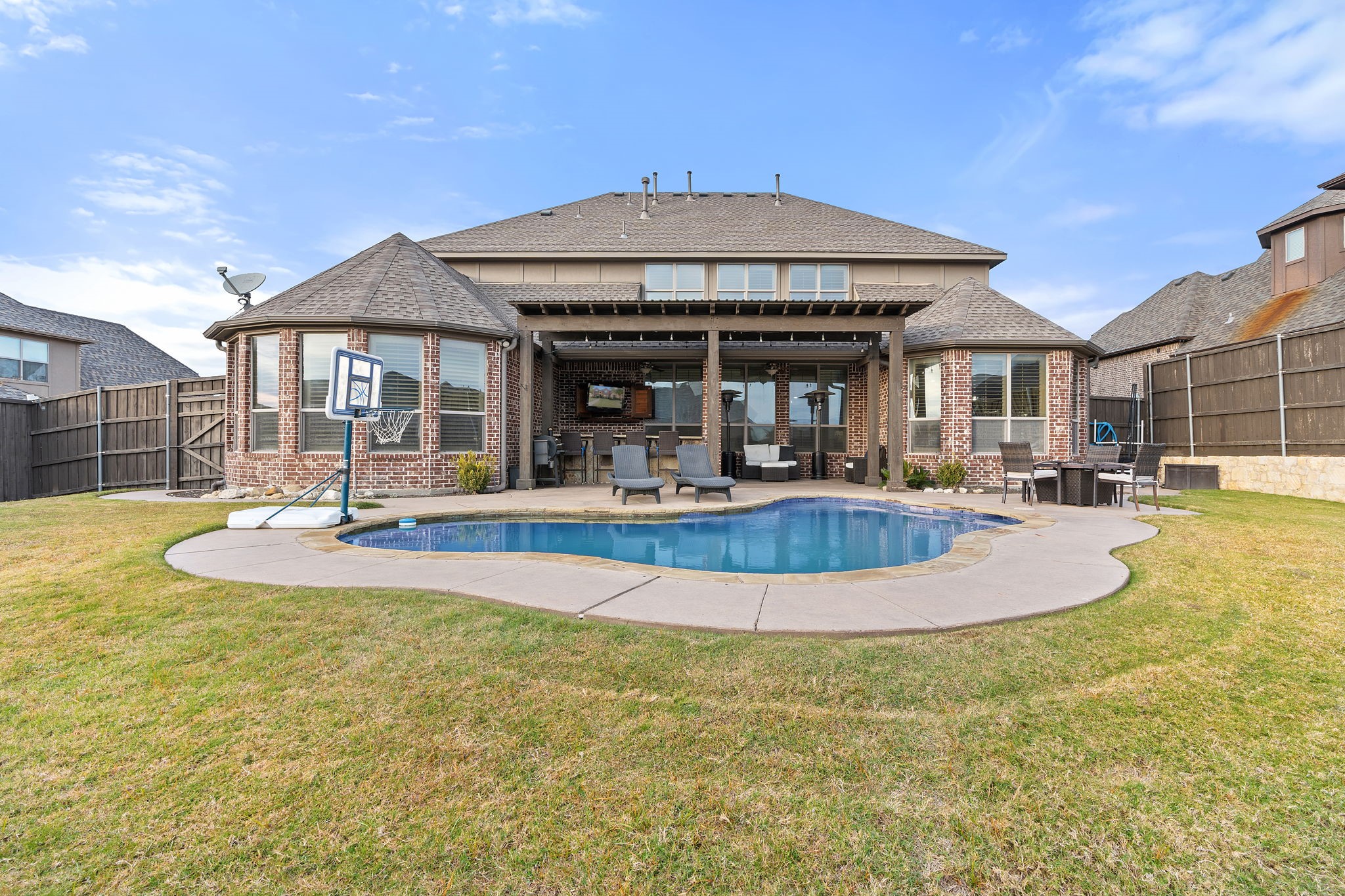 560 Michelle Court