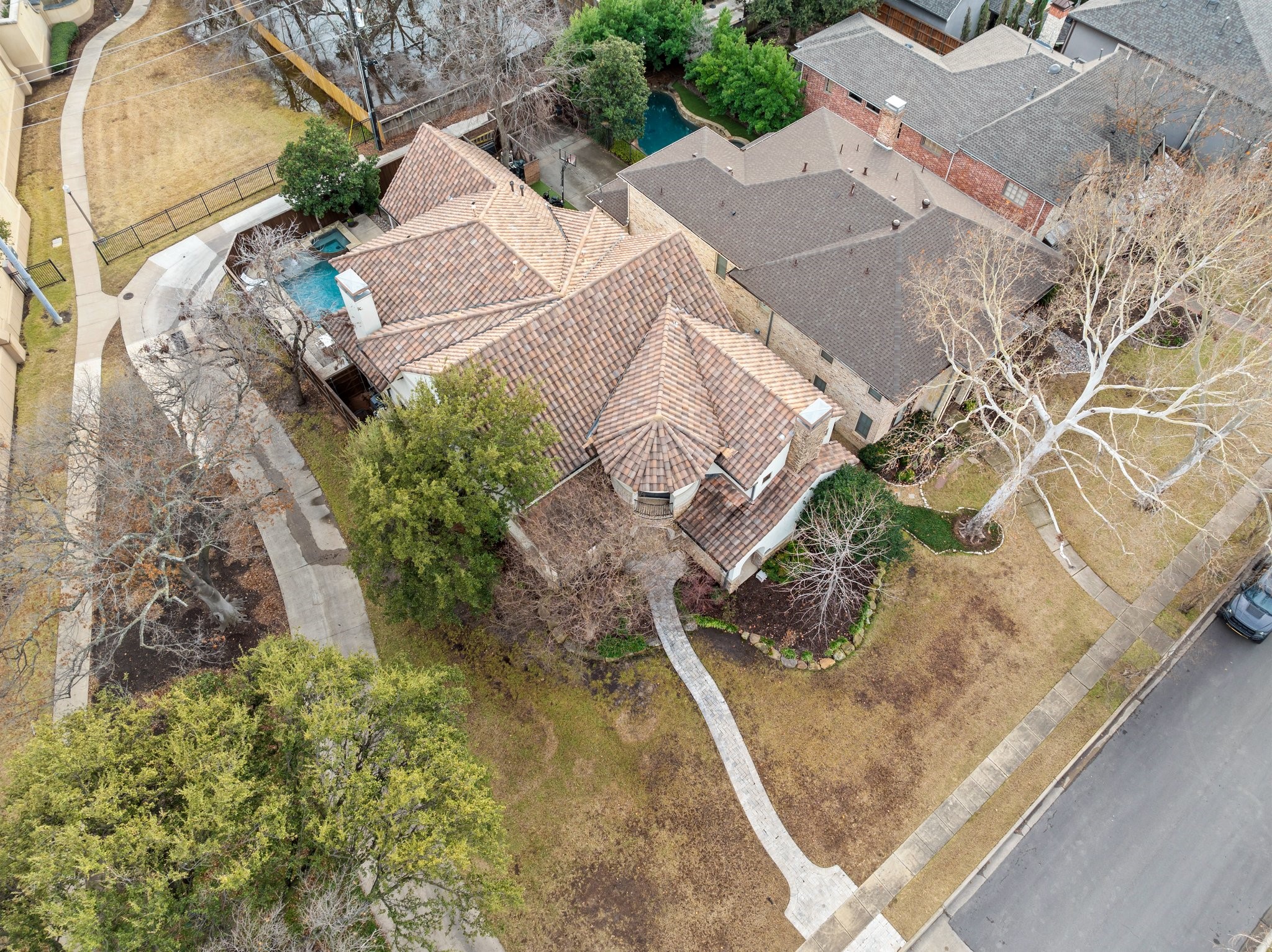 2709 Daniel Avenue
